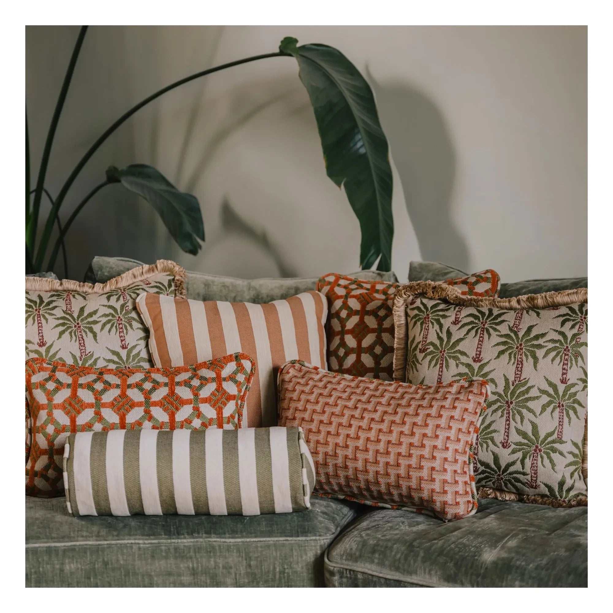 Palais - Jackie zylindrisches Kissen | Olive
