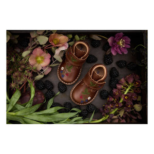 Petit Nord - Scallop Blackberries Scratch Boots - Uniqua Collection | Brown