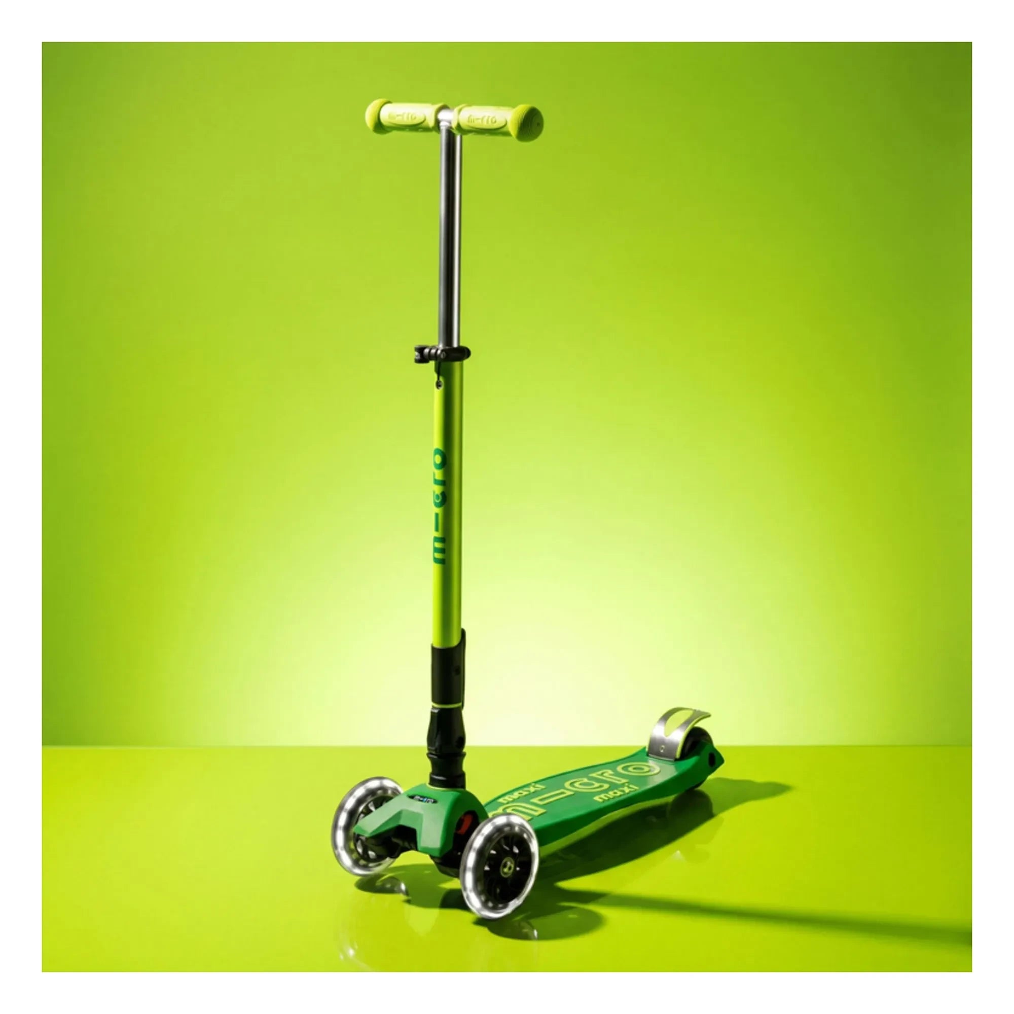 Micro - Maxi Faltbarer Neon LED Scooter | Grün