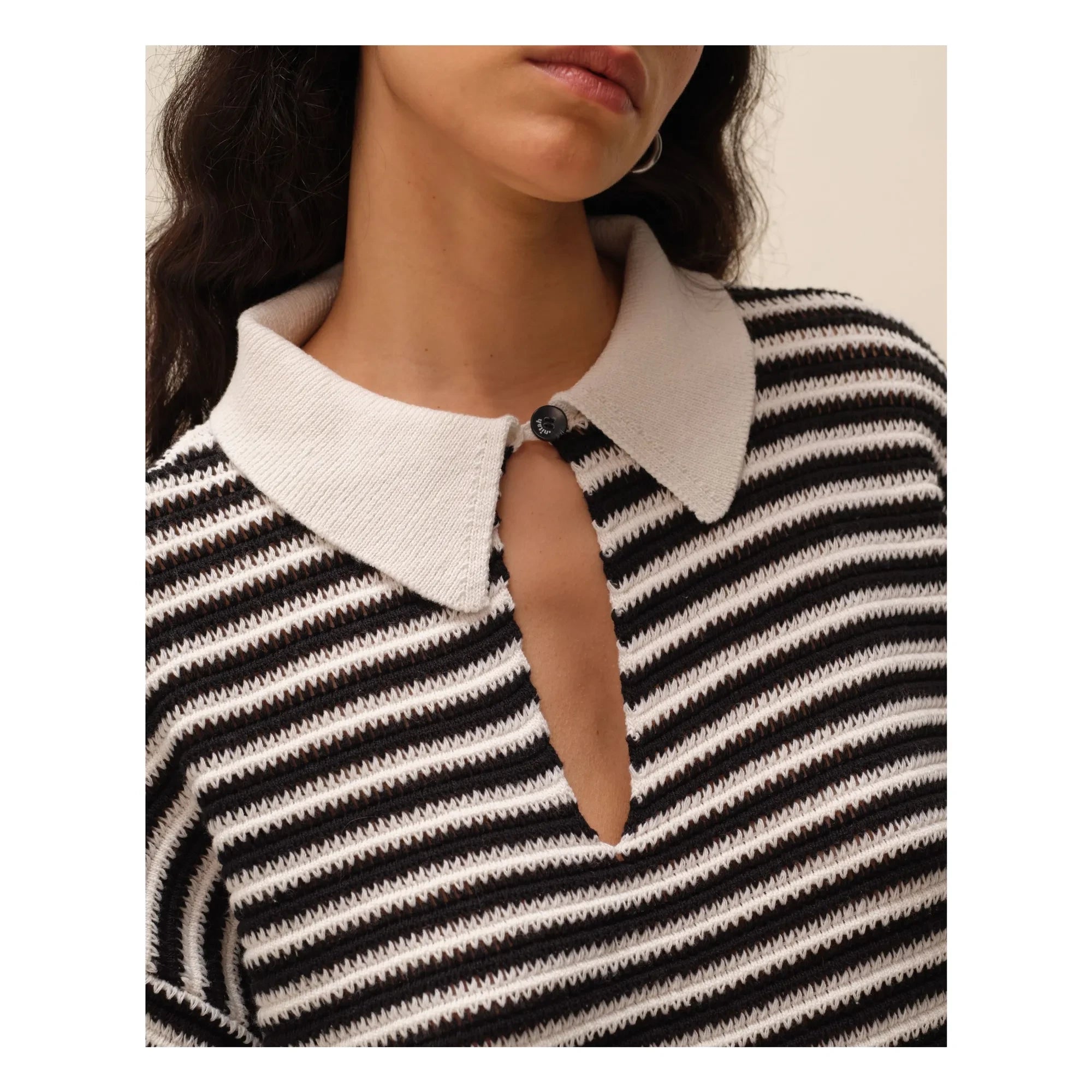 Nitah – George Gestreifter Pullover | Schwarz