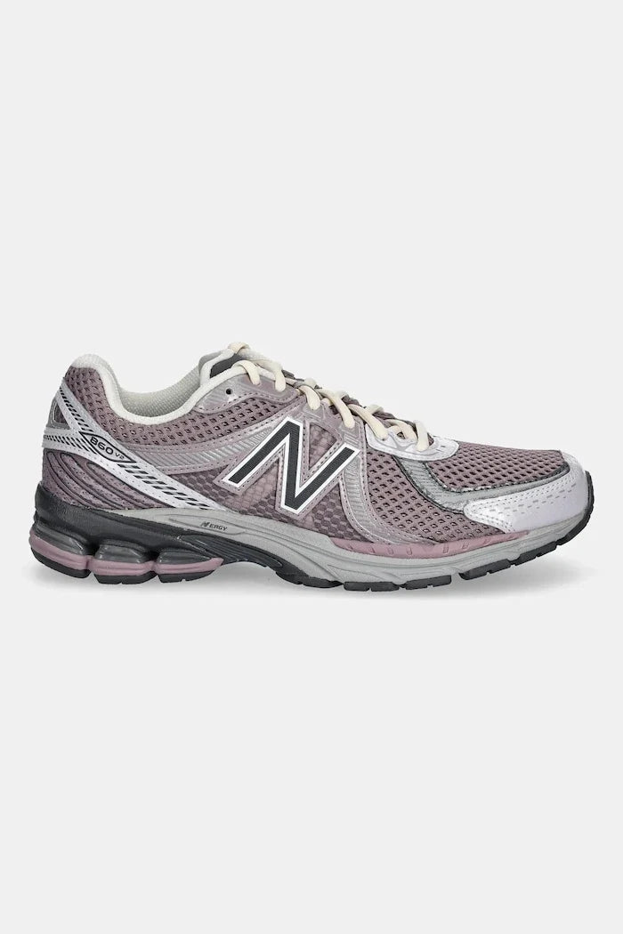 New Balance 860