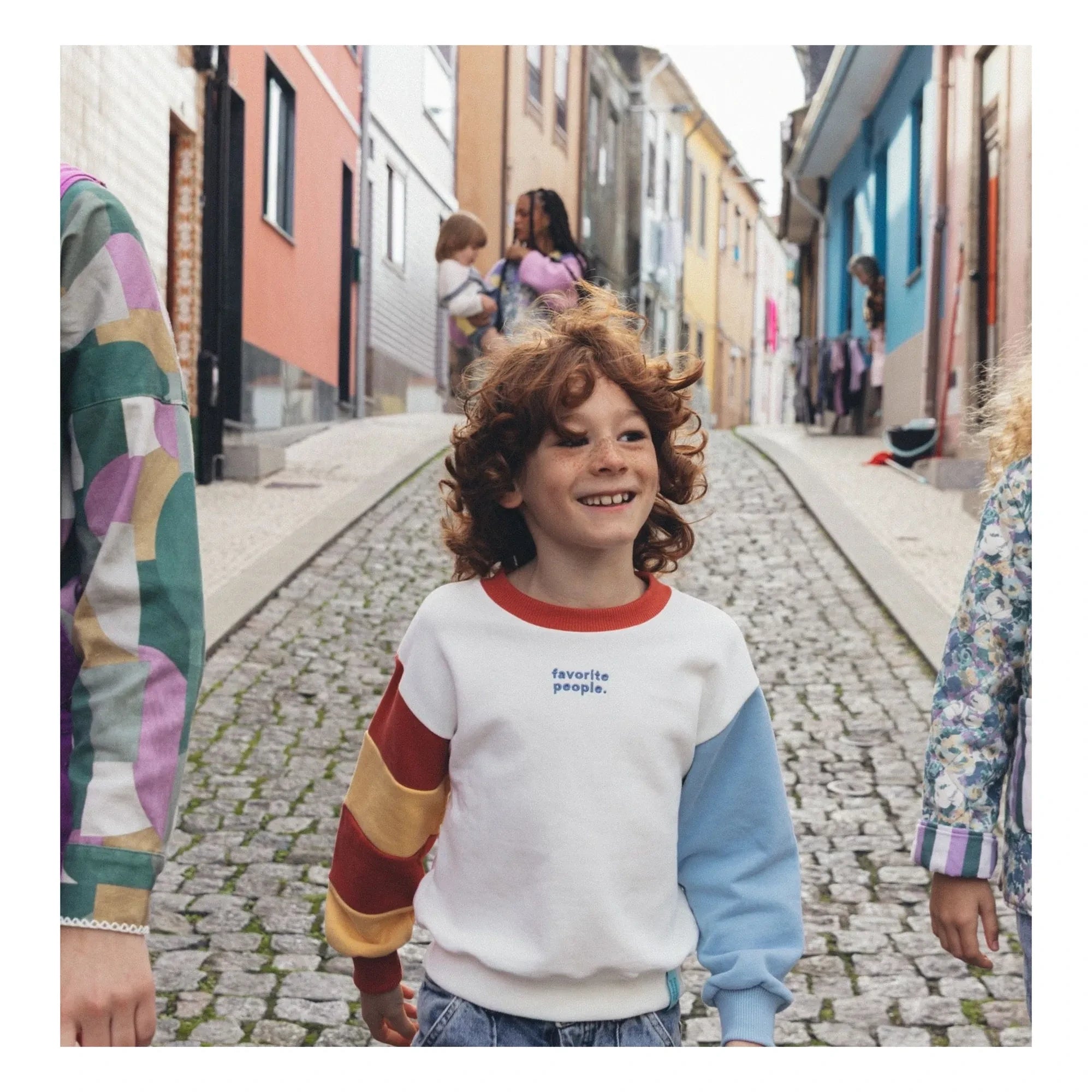 Favorite People - Arka Bahçe organik pamuk sweatshirt | Beyaz