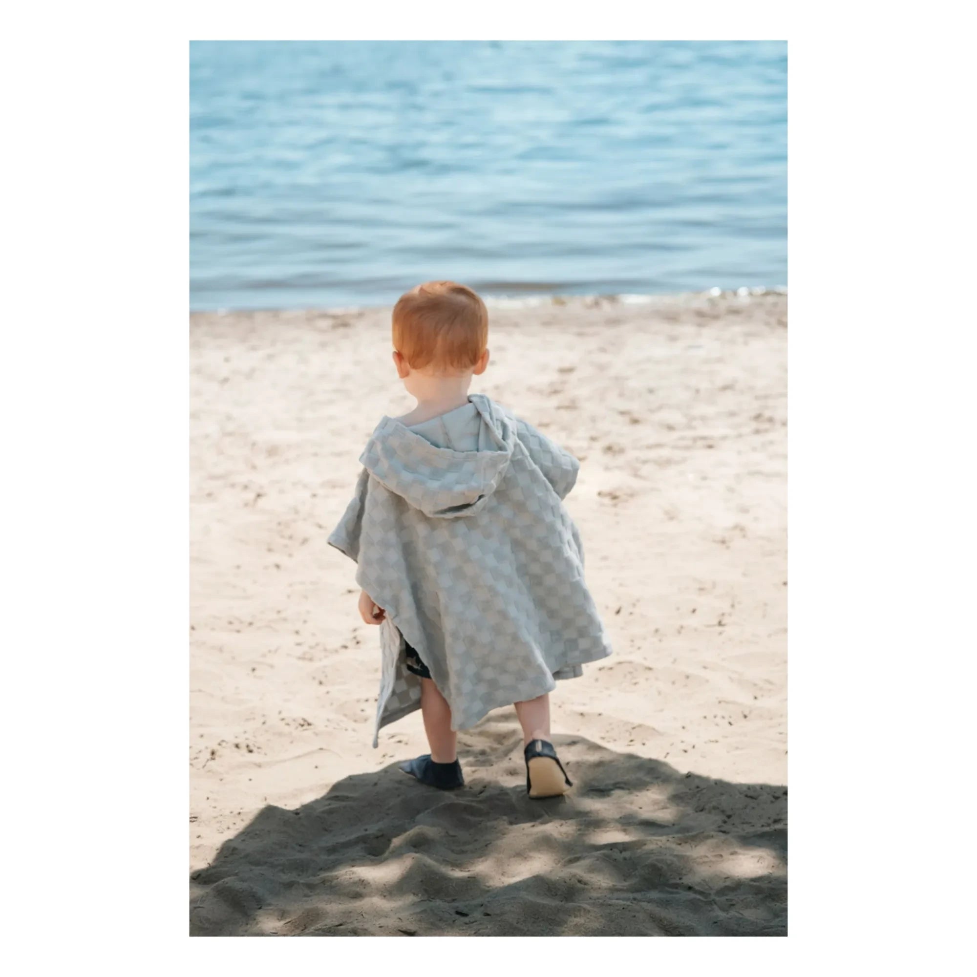 Petit Lem - Damier Strandponcho aus Bio-Baumwolle | Blau