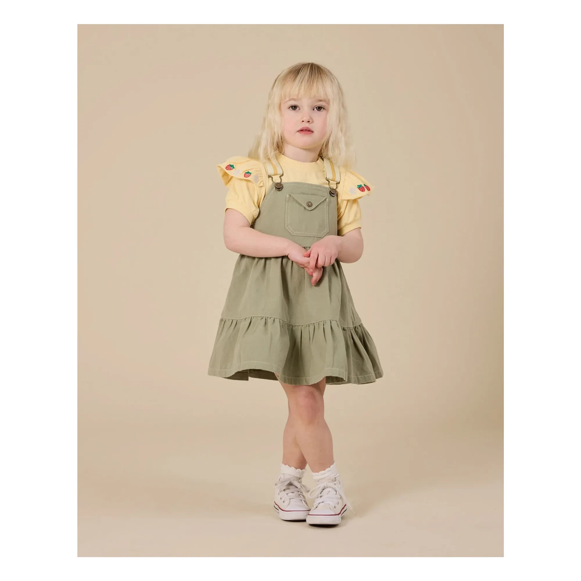 Goldie + Ace – Rüschen-T-Shirt mit Erdbeer-Details | Gelb