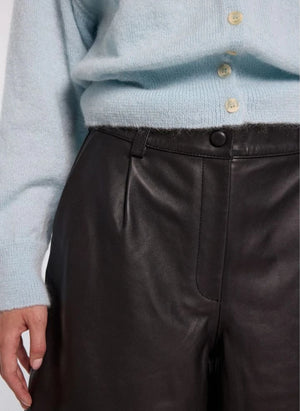 Nitah - Karl Shorts | Schwarz