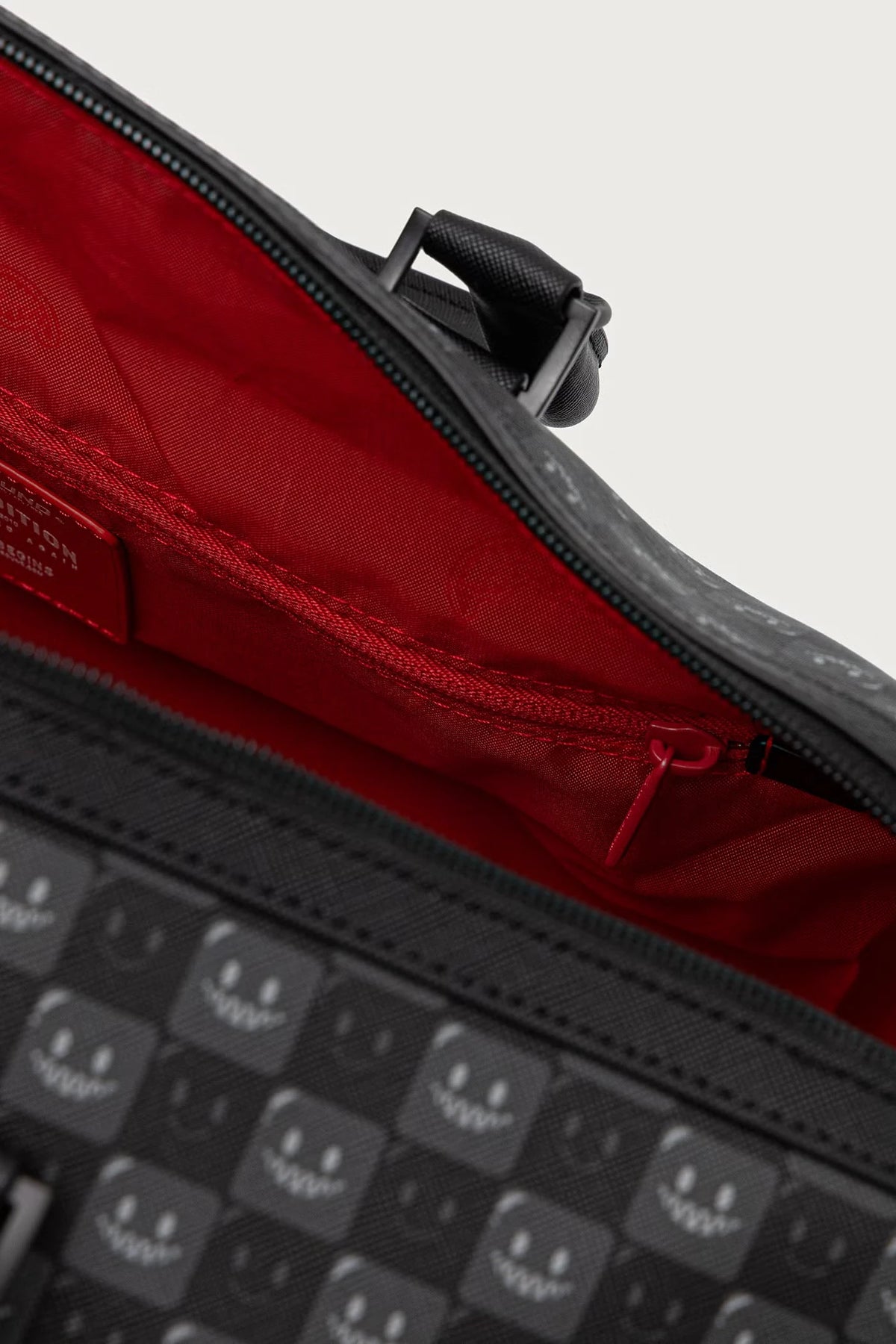 Sprayground - Graue Haifischtasche in Paris 910D9313NSZ