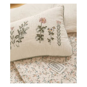 Editions Aimable - Hubert Flowers Kissen | Creme-Gaze
