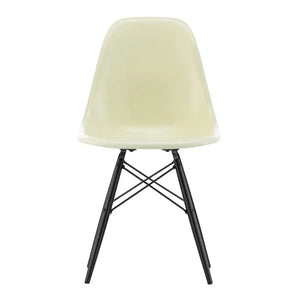 Vitra - DSW Fiberglass Chair - Charles & Ray Eames, 1950 | Eames Parchment