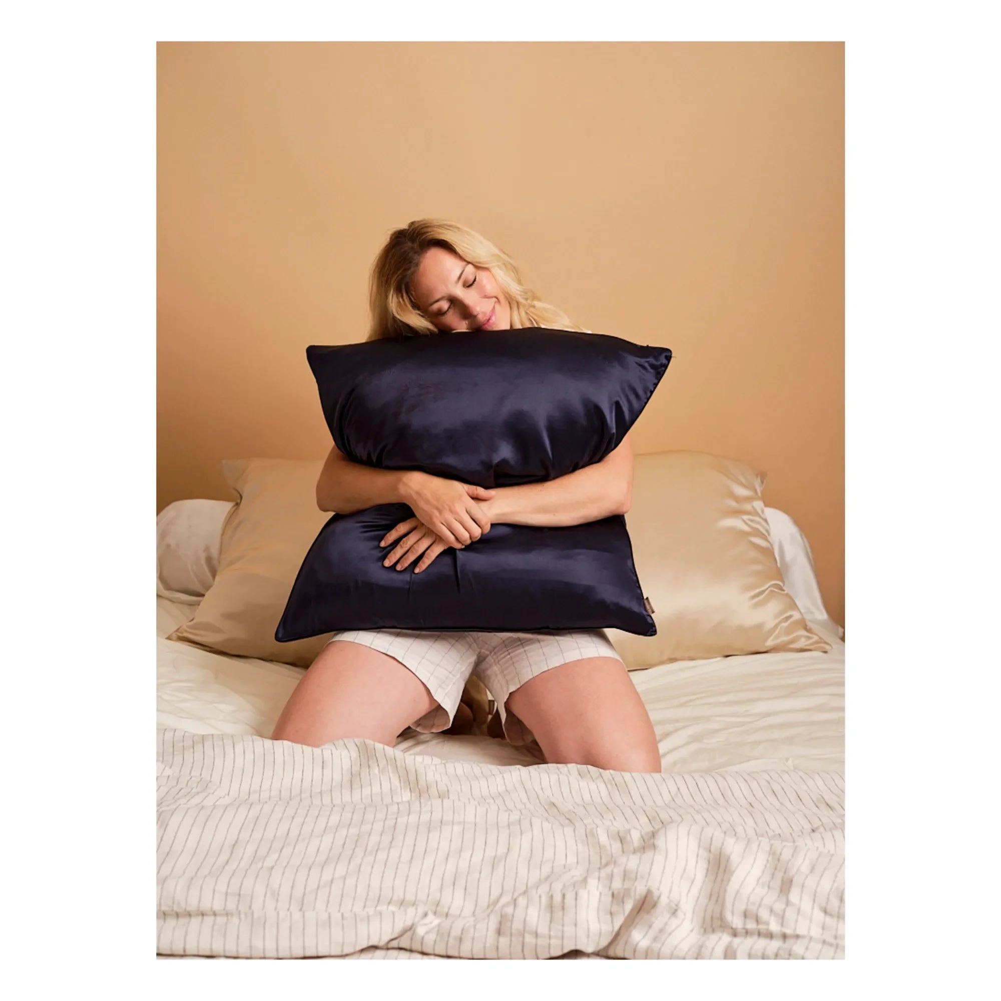Emily's Pillow - Mulberry Silk Pillowcase | Midnight Blue