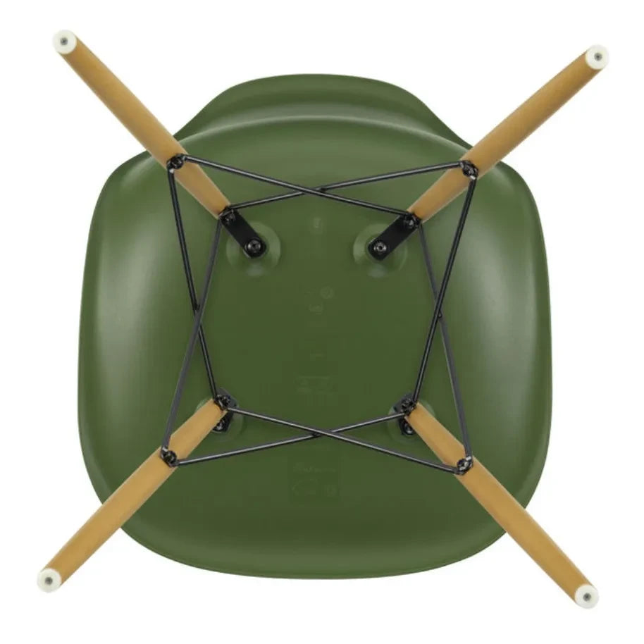 Vitra - DSW plastik sandalye - akçaağaç taban - Charles & Ray Eames | Forêt