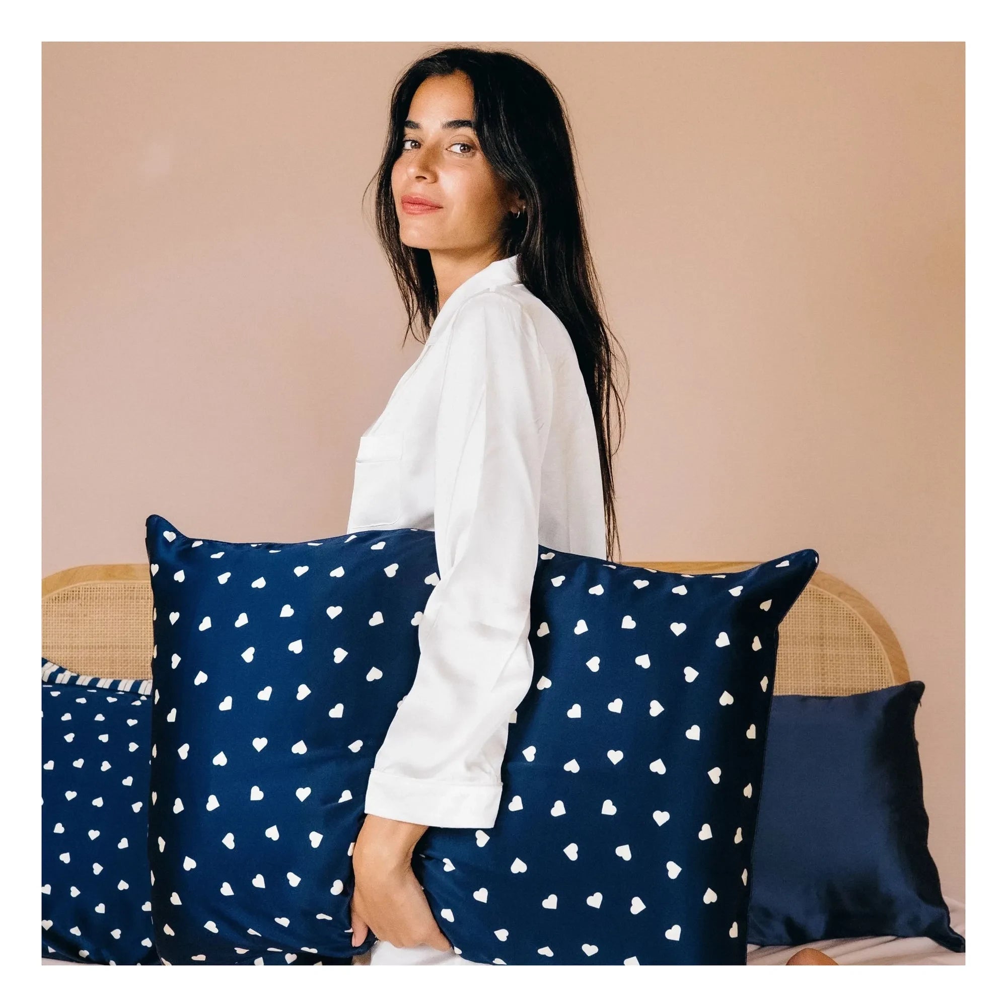 Emily's Pillow - Heart Patterned Mulberry Silk Pillowcase | Midnight Blue
