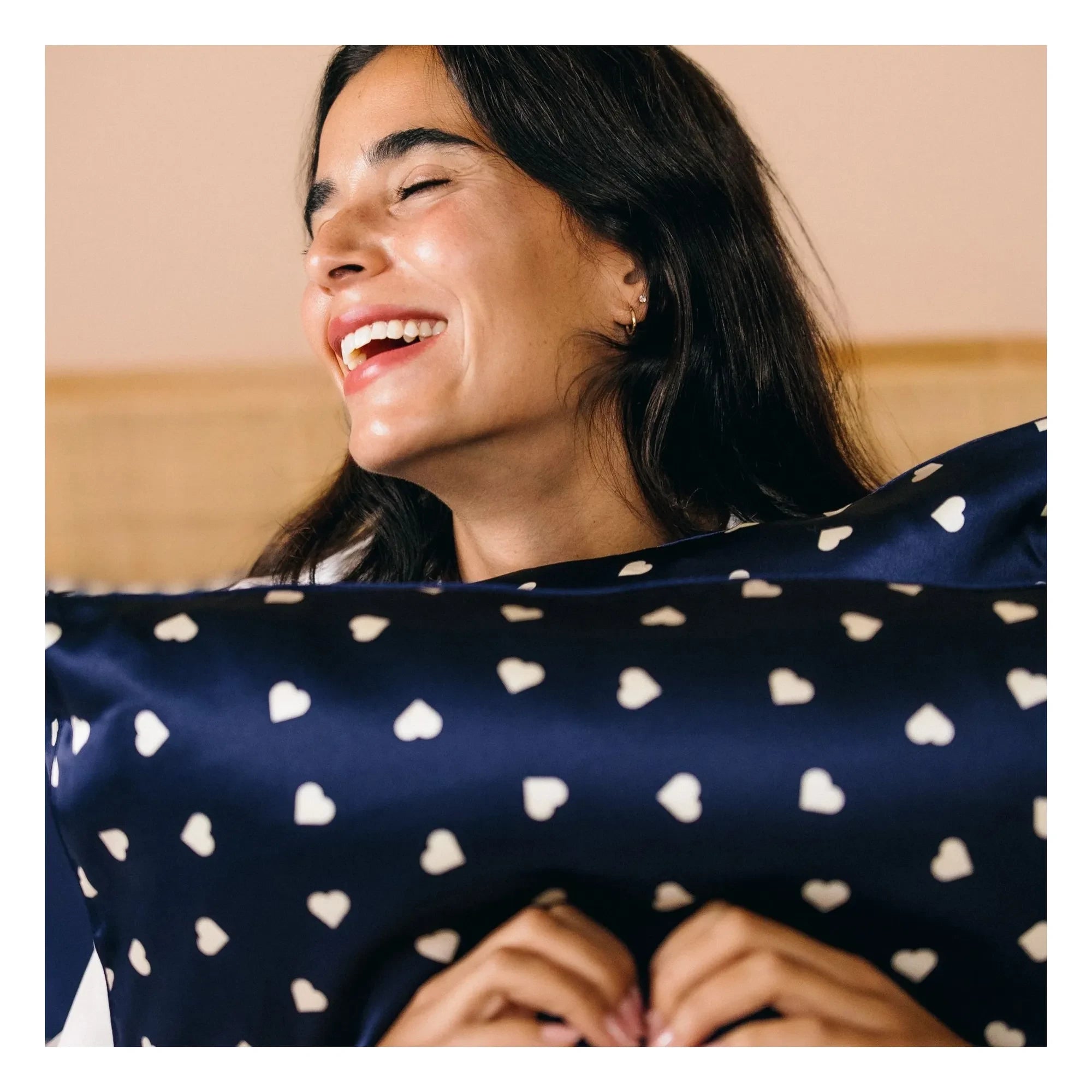 Emily's Pillow - Heart Patterned Mulberry Silk Pillowcase | Midnight Blue