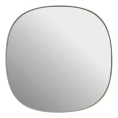 Muuto - Çerçeveli duvar aynası 40x40 cm | Açık gri