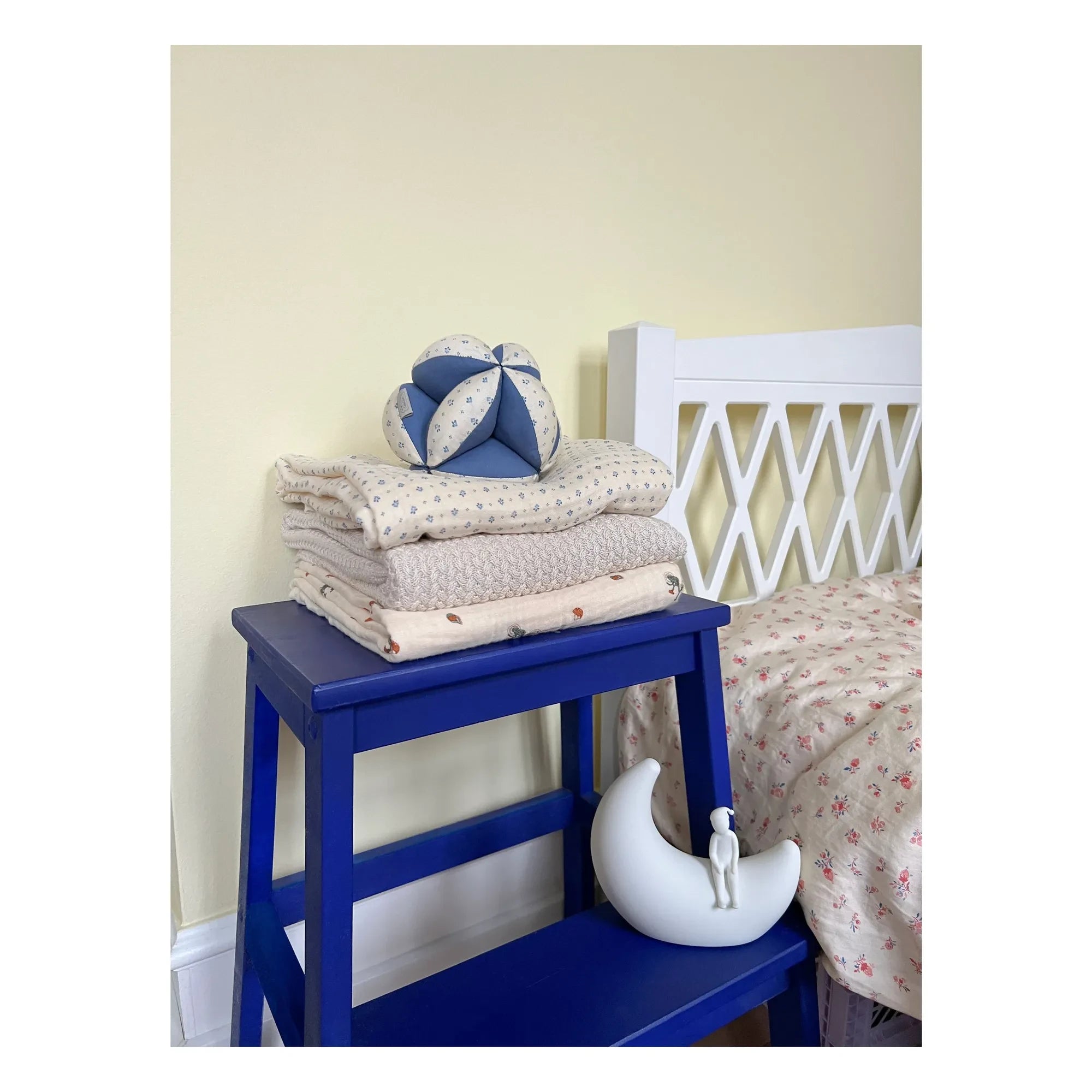 Cam Cam - Moonlight Night Light | White