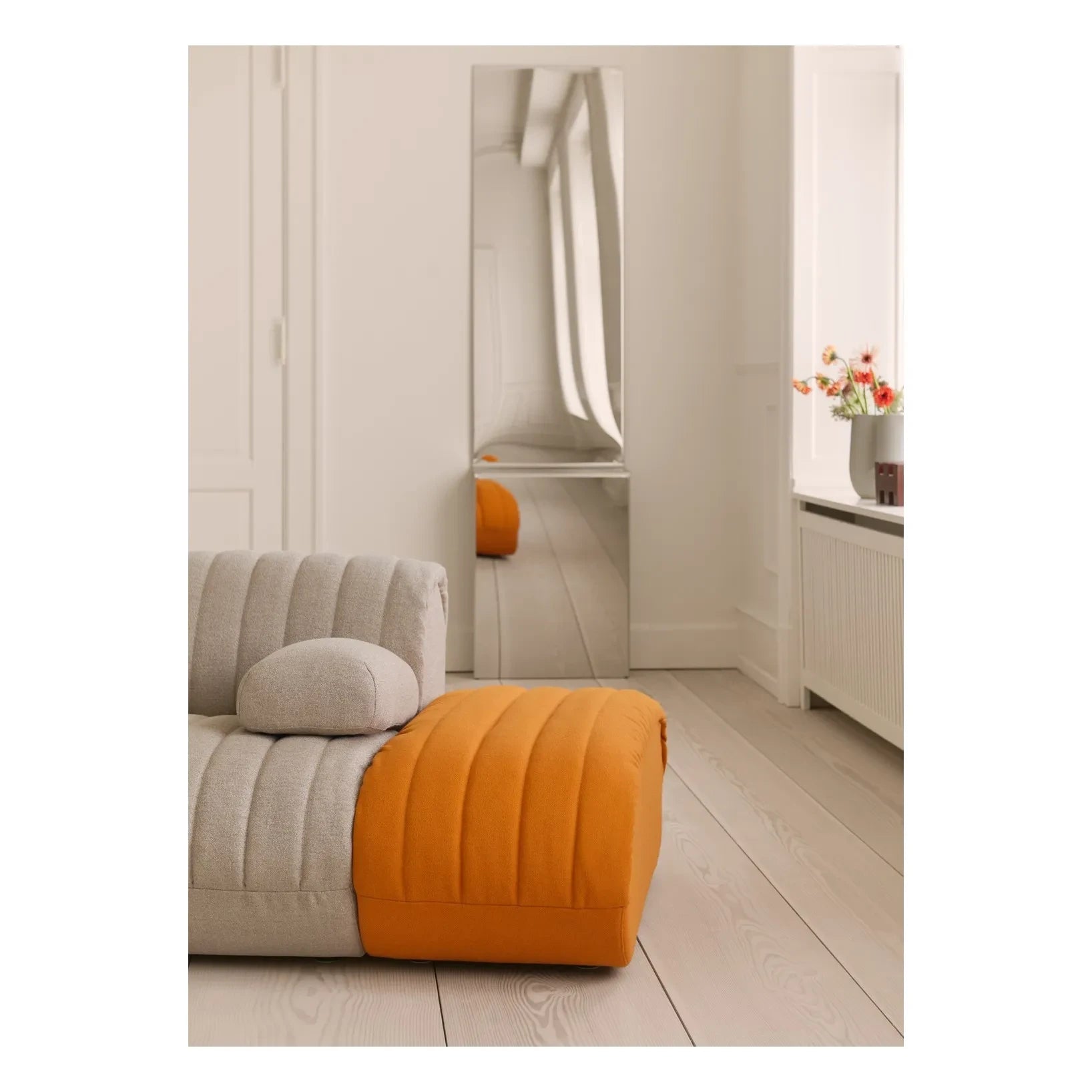 Muuto - Pleat Ayna, Gustav Winsth | Gümüş