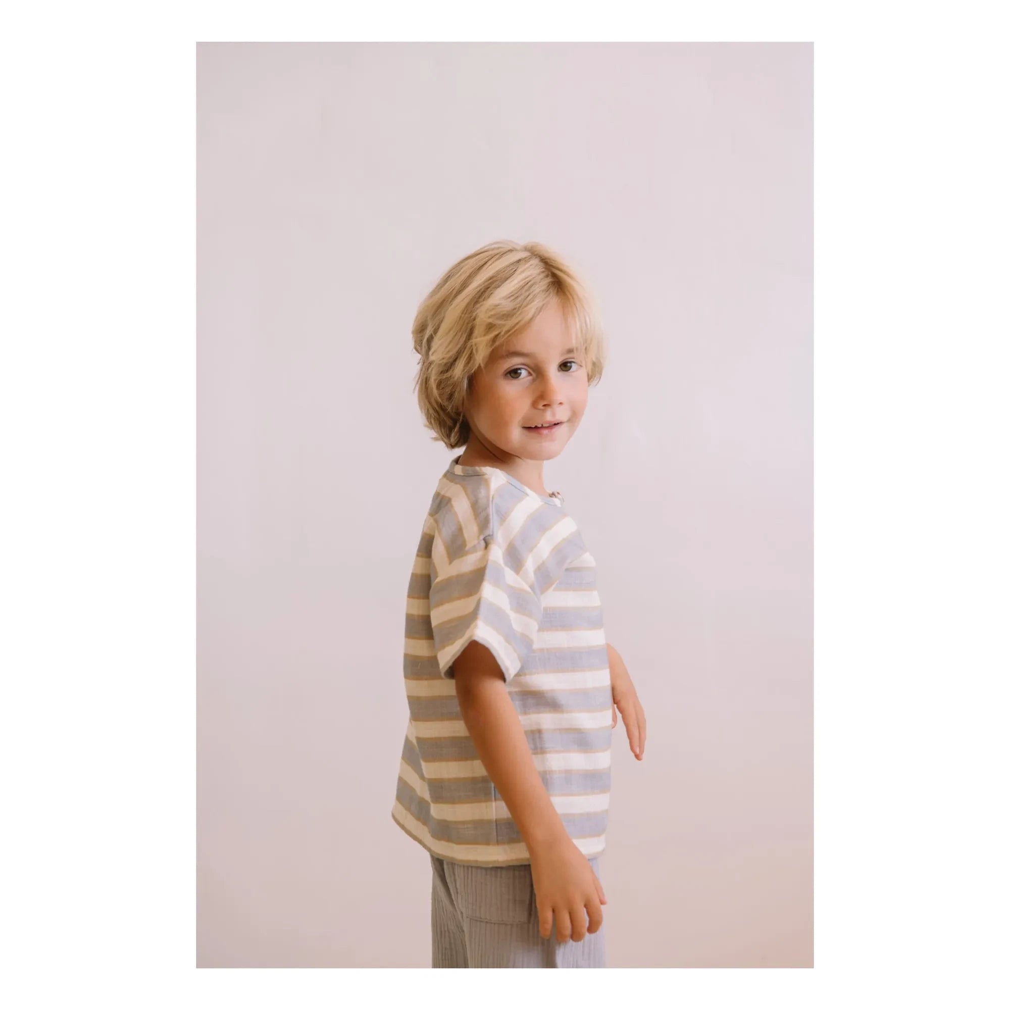 Studio Bohème - Orso Gestreiftes T-Shirt aus Bio-Baumwollgaze | Hellblau