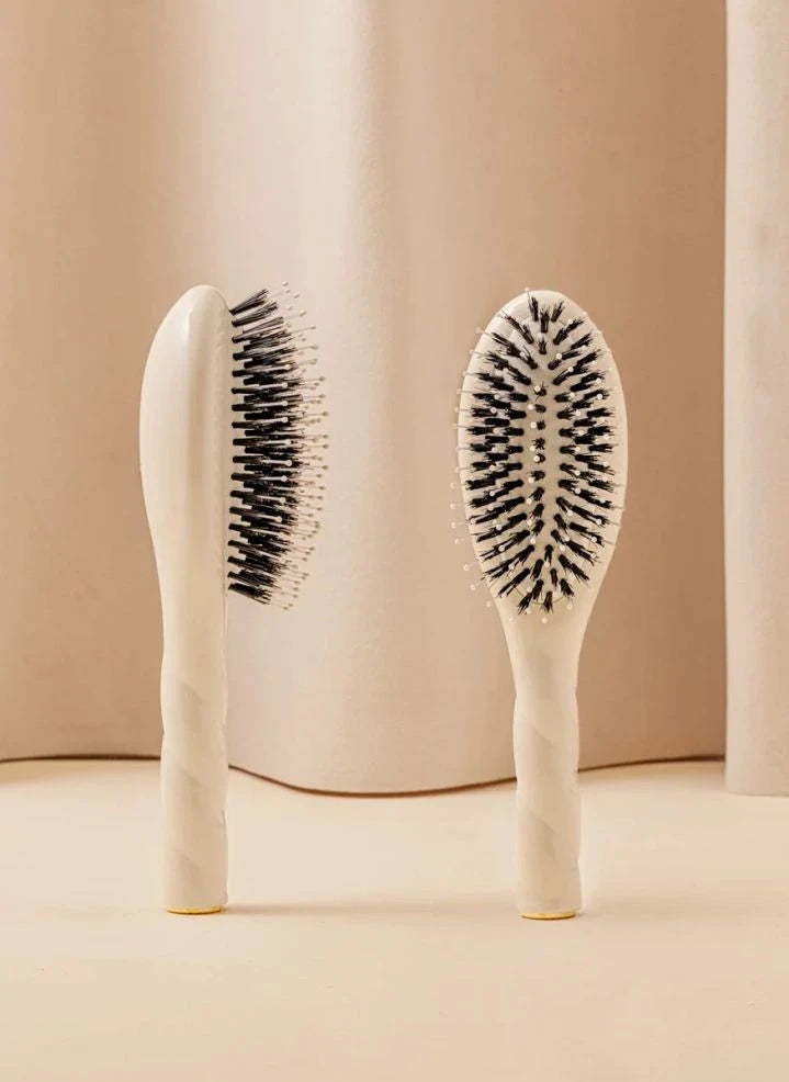 La Bonne Brosse - La Petite Brosse: Essential Gentle Brush No. 03 - Sensitive Scalp | Cream
