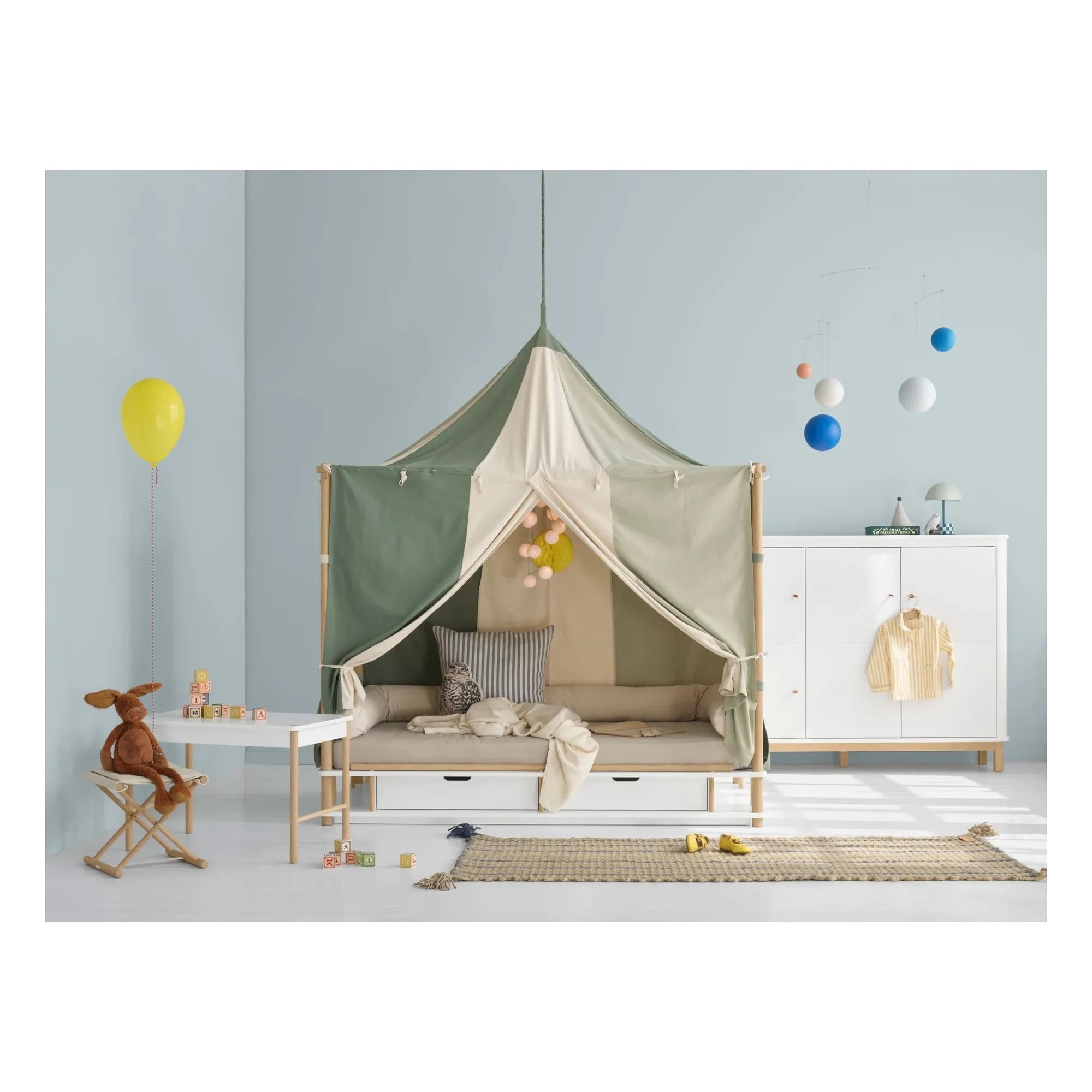 Oliver Furniture - Camp Meşe Oyun Masası | Beyaz