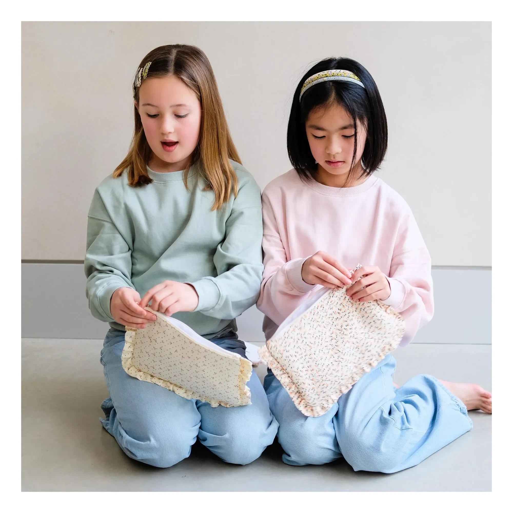 Mimi & Lula - Kirschfarbene Clutch | Creme