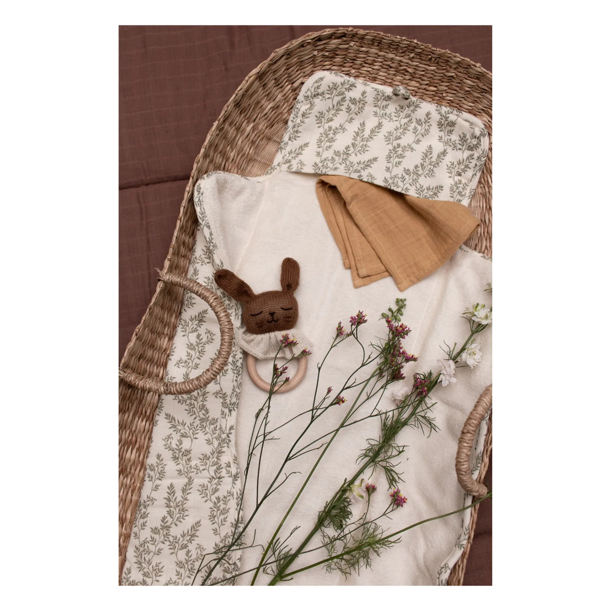 Main Sauvage - Wooden Bunny Rattle | Hazel
