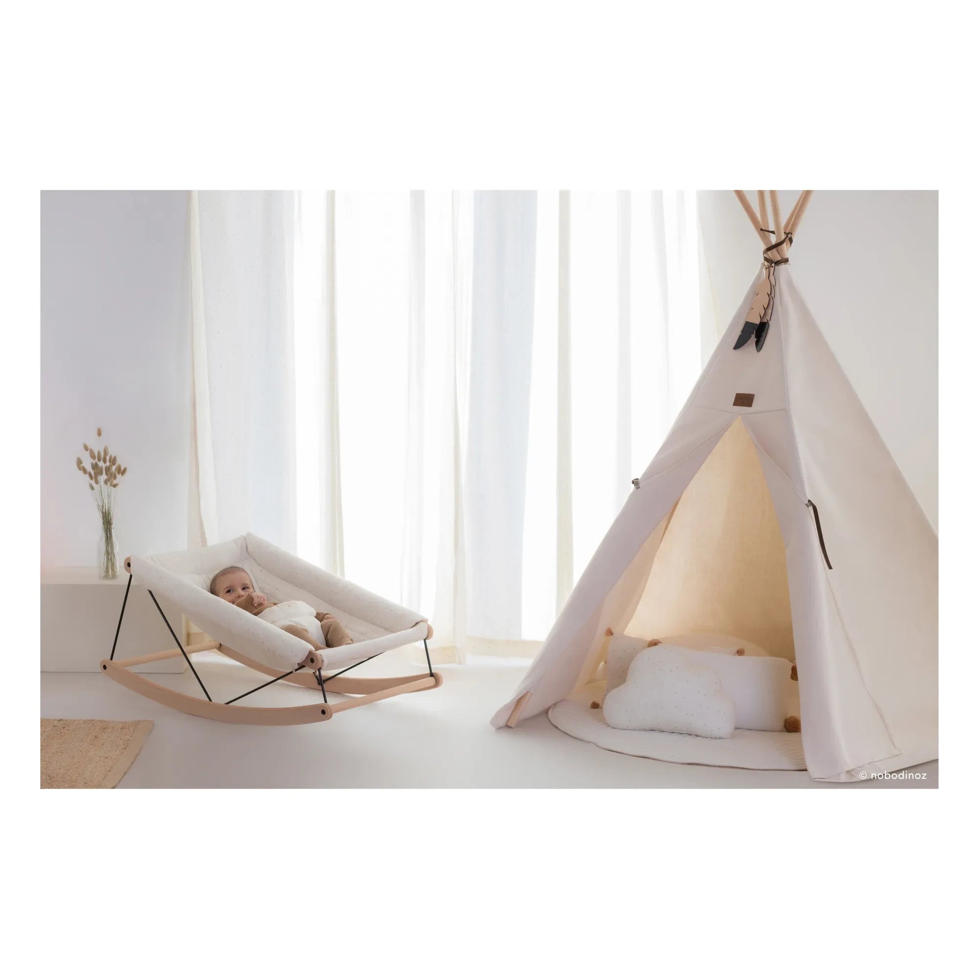Nobodinoz - Growing Green Baby Rocker | Cream