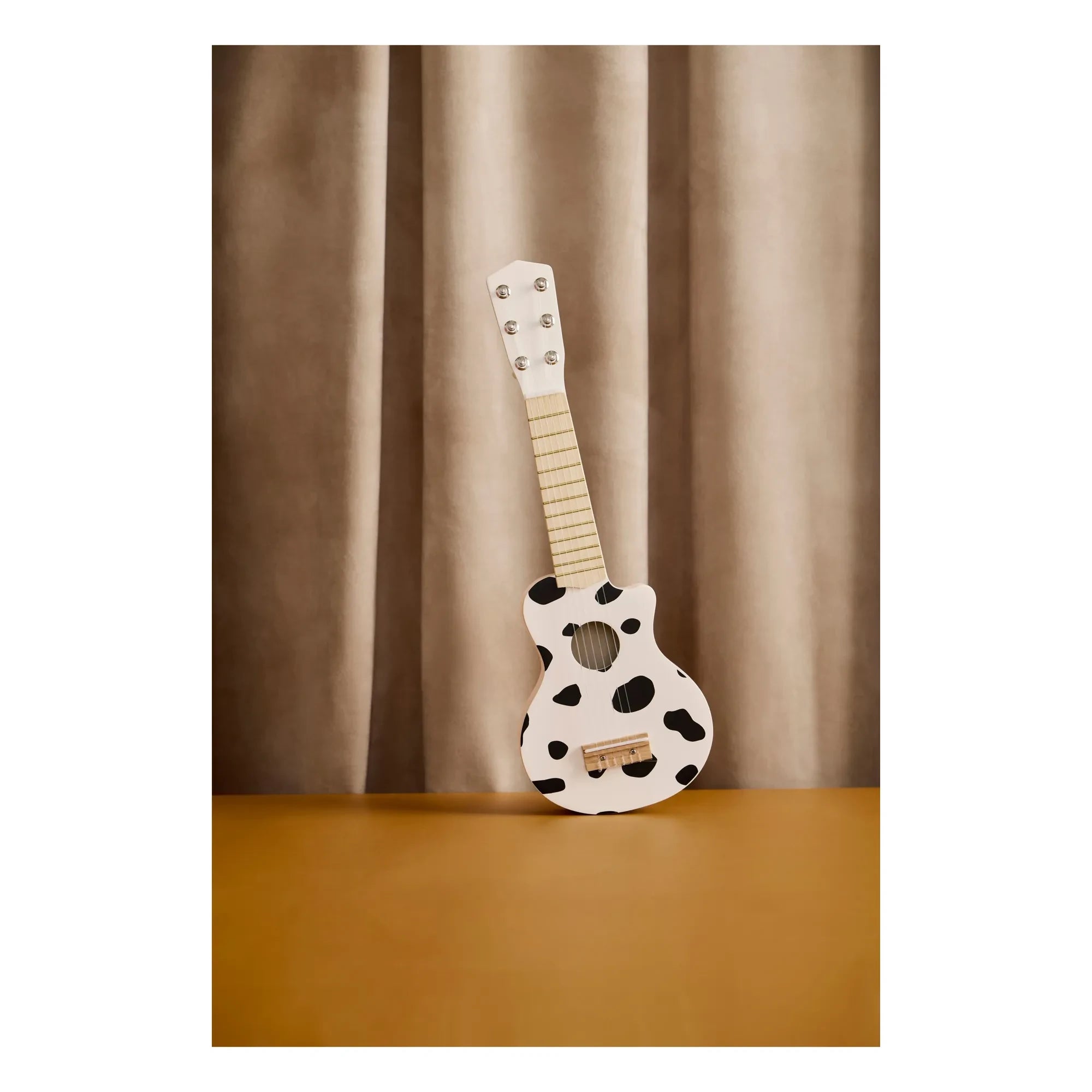 Kid's Concept - Wooden guitar