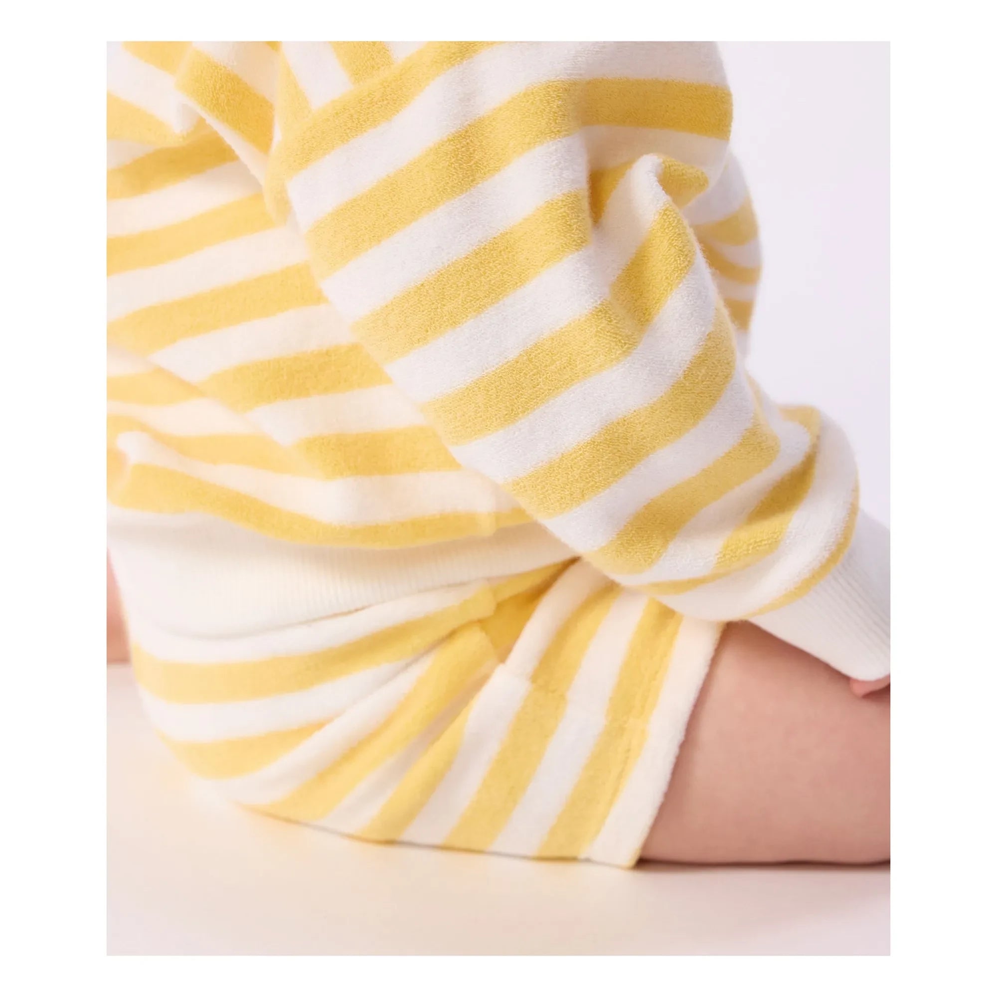 Petit Bateau – Gestreifte Frottee-Shorts | Gelb