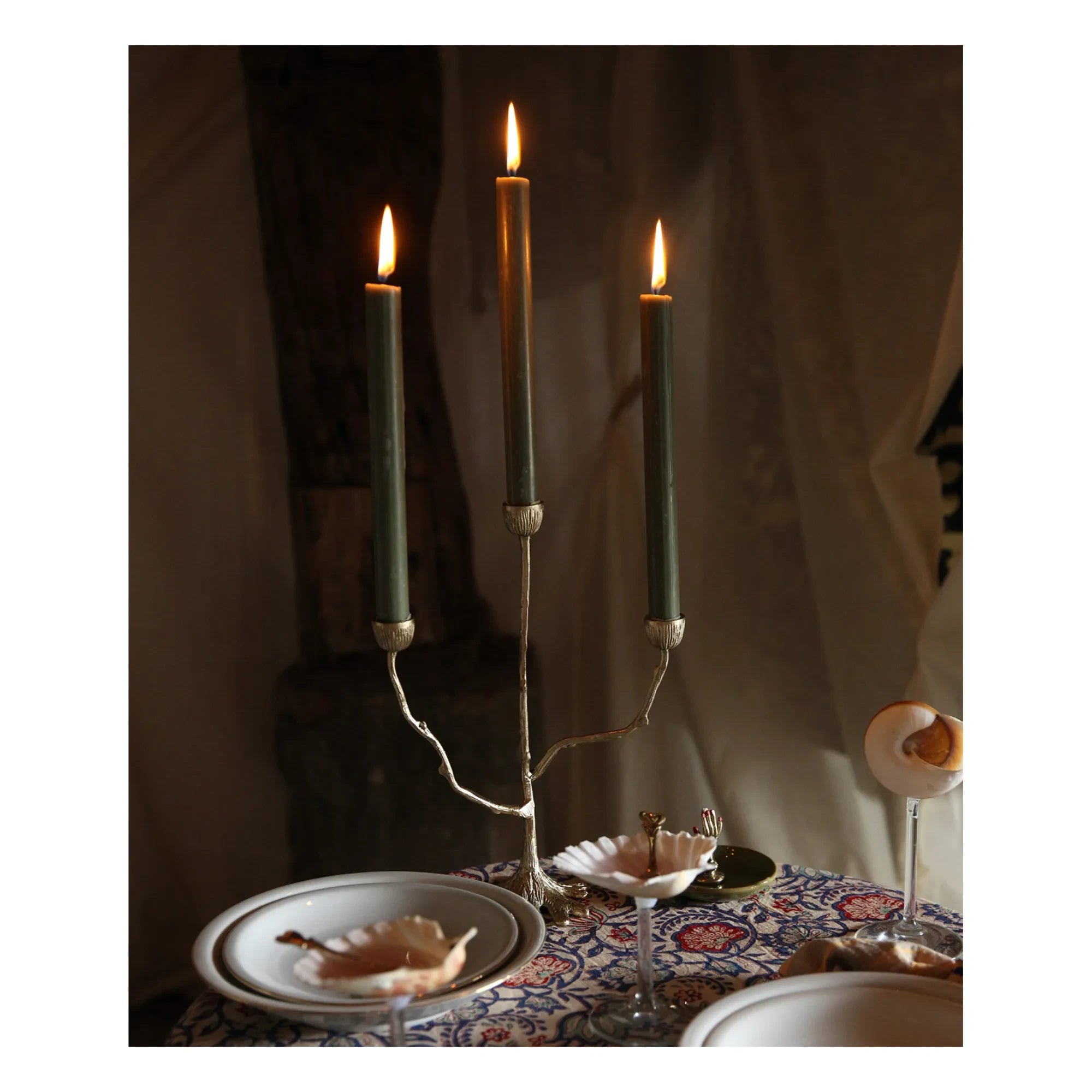 Doing Goods - Misty Recycled Brass Dreifacher Kerzenständer | Gold