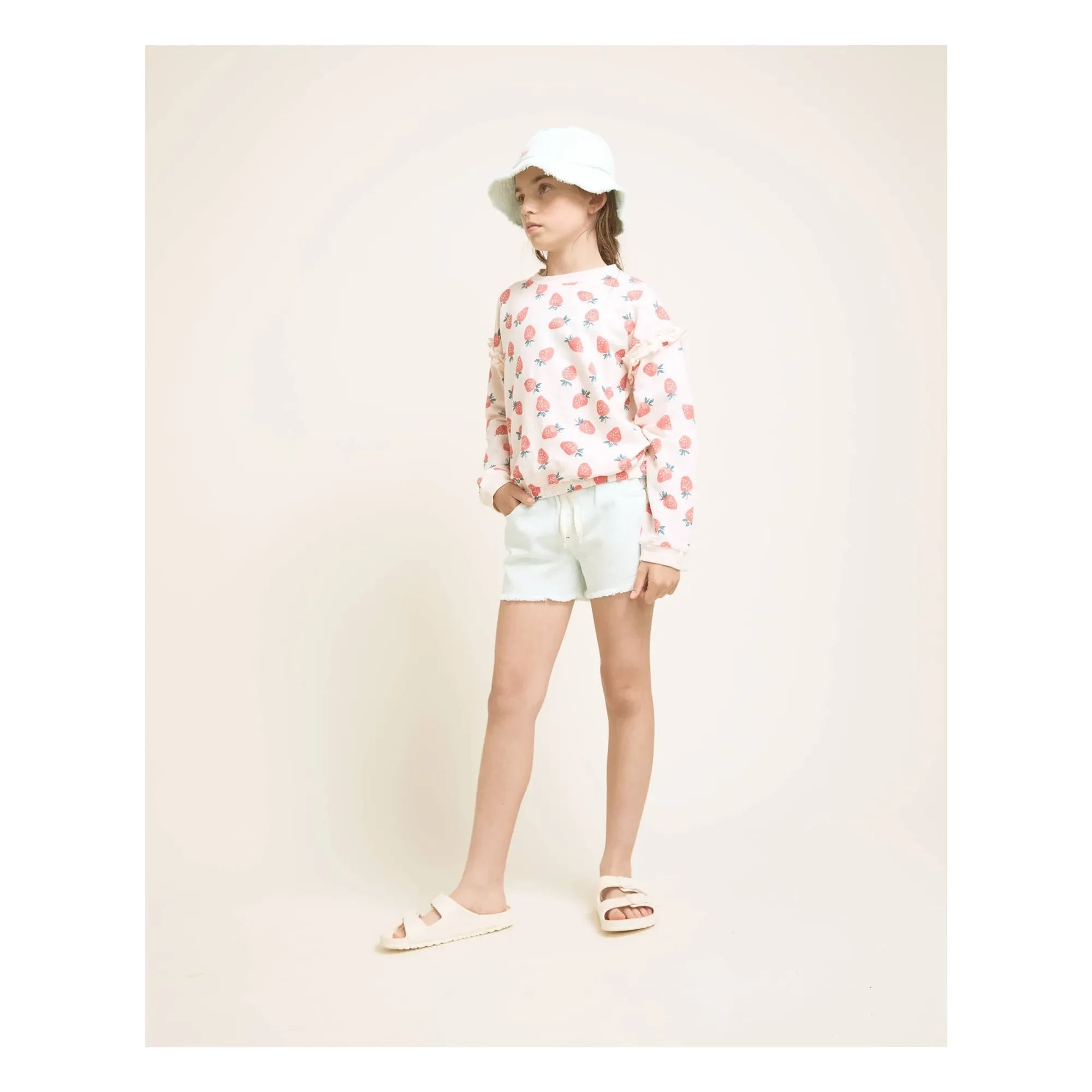 Búho - Strawberry Ruffled Sweat Organic Cotton Fleece | Pale Pink