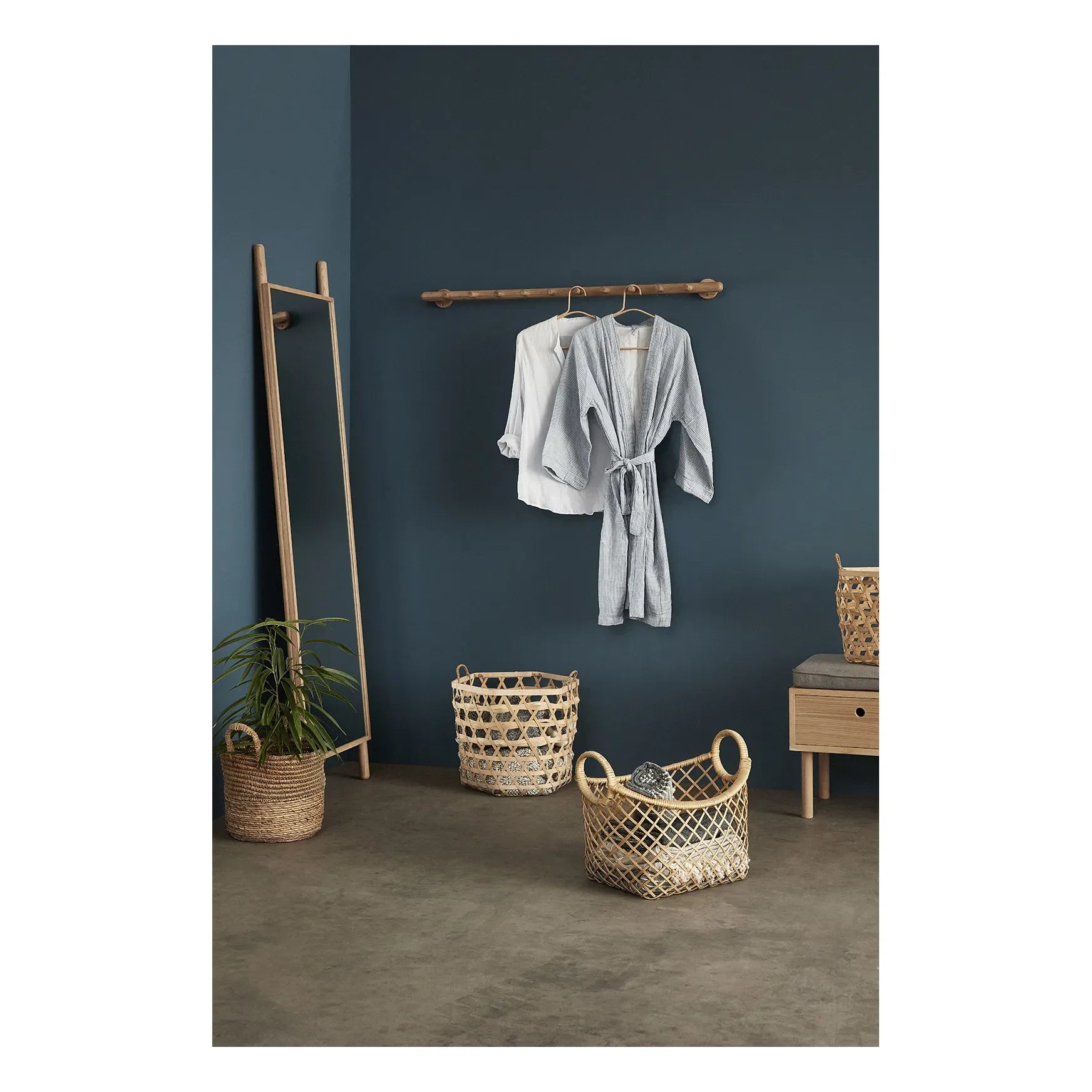 Hübsch - Oak Wood Coat Hanger