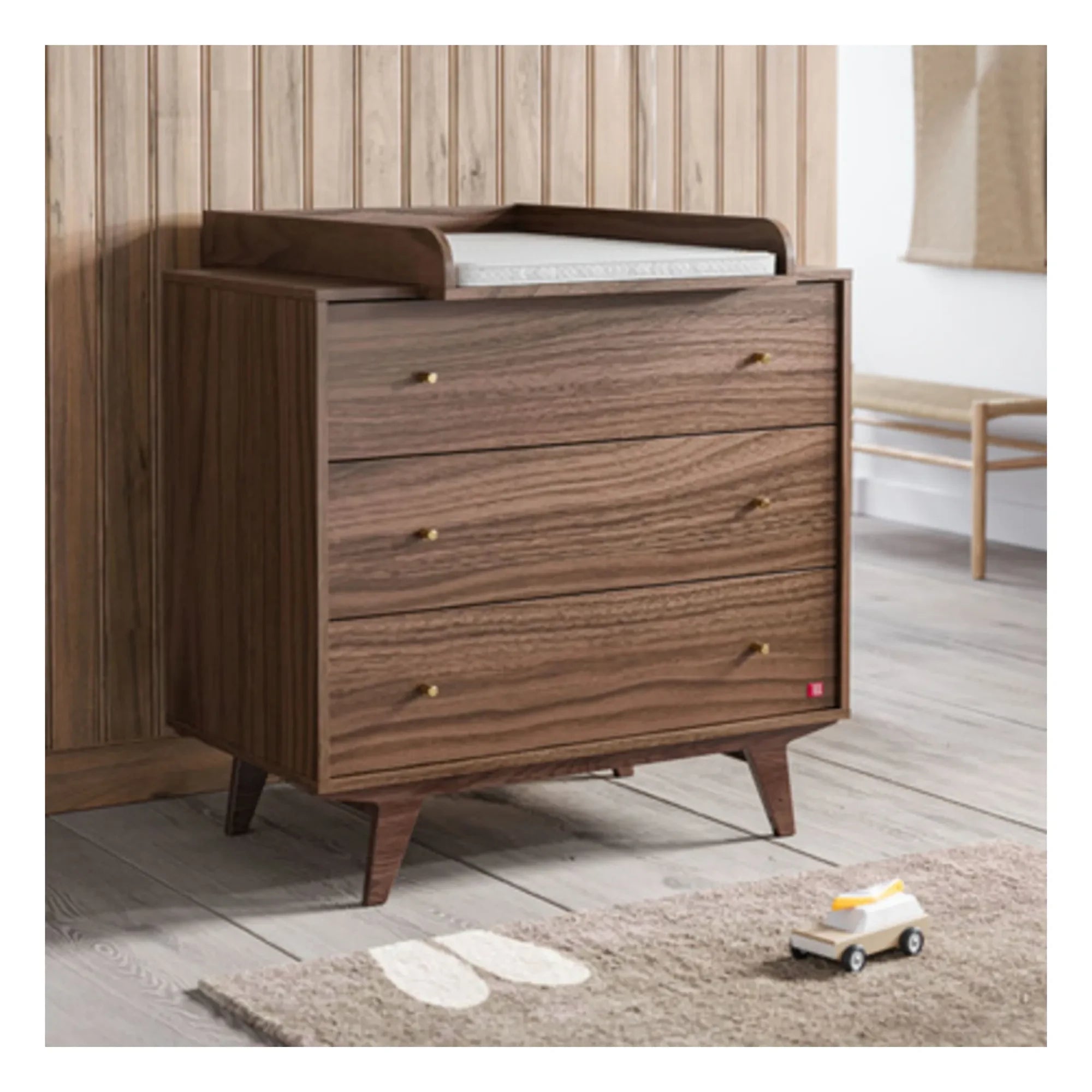 VOX - Mid II Changing Unit | Walnut