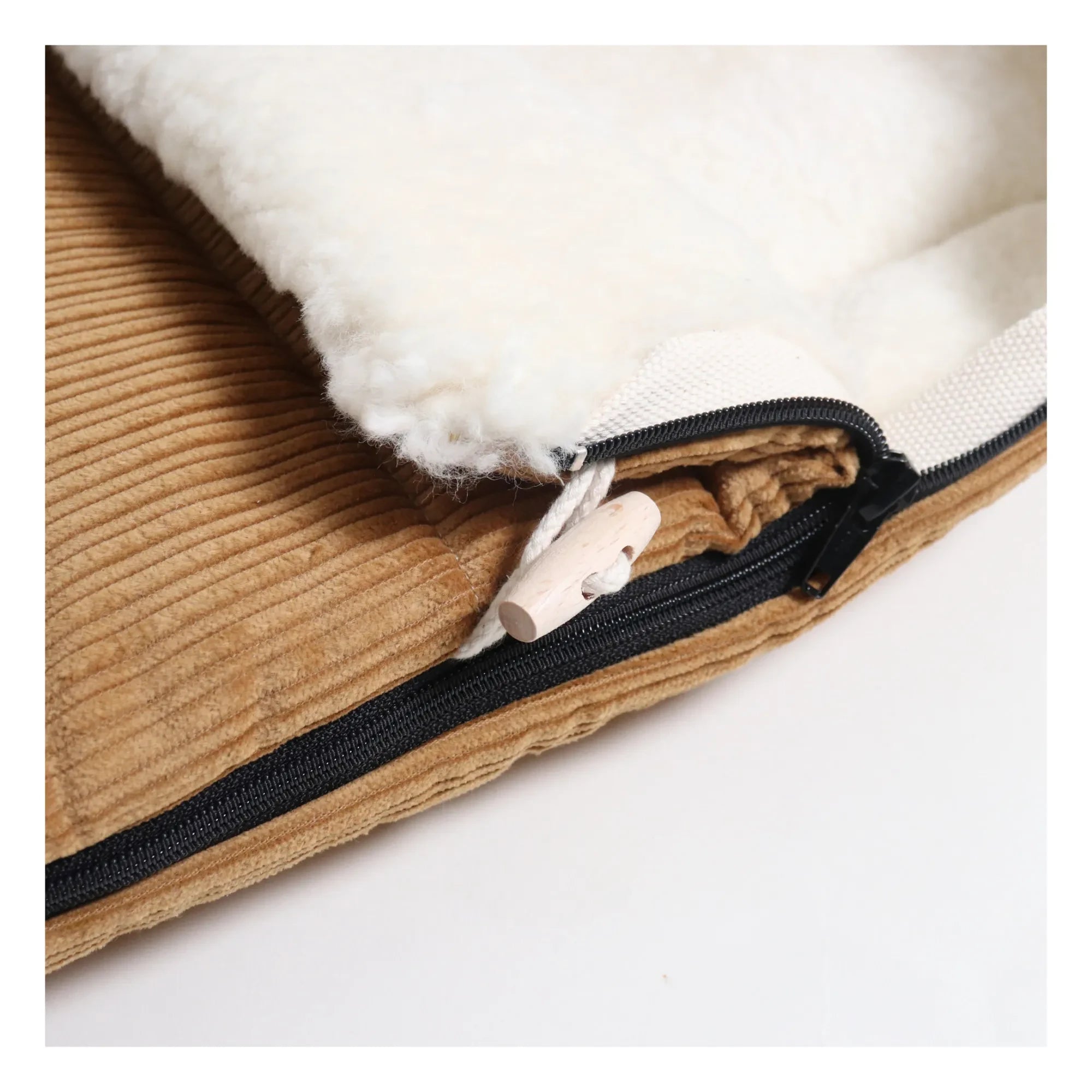 Kaiser - Filia Babynest aus Lammfell | Camel