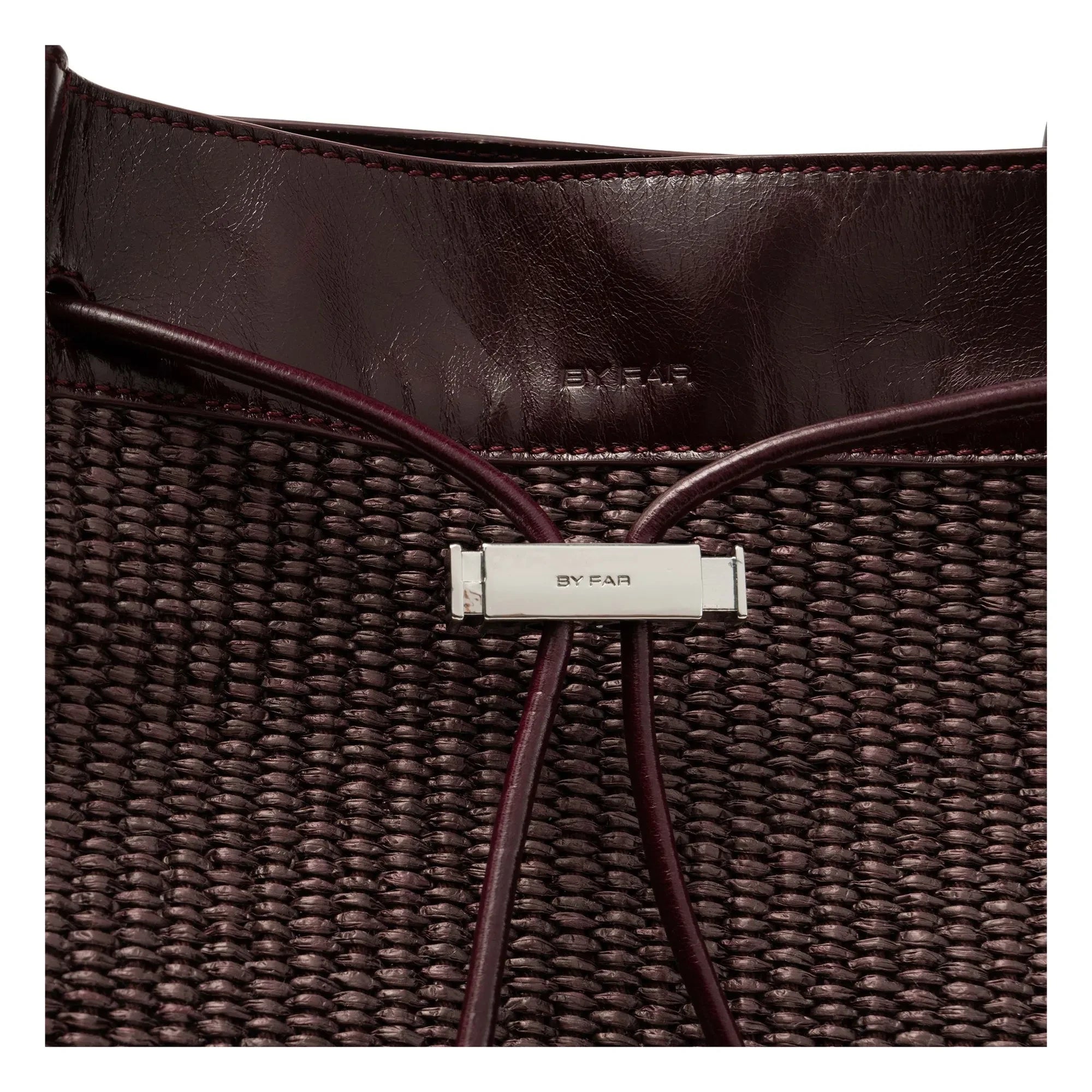 BY FAR - Kayla Bast- und Ledertasche | Bordeaux