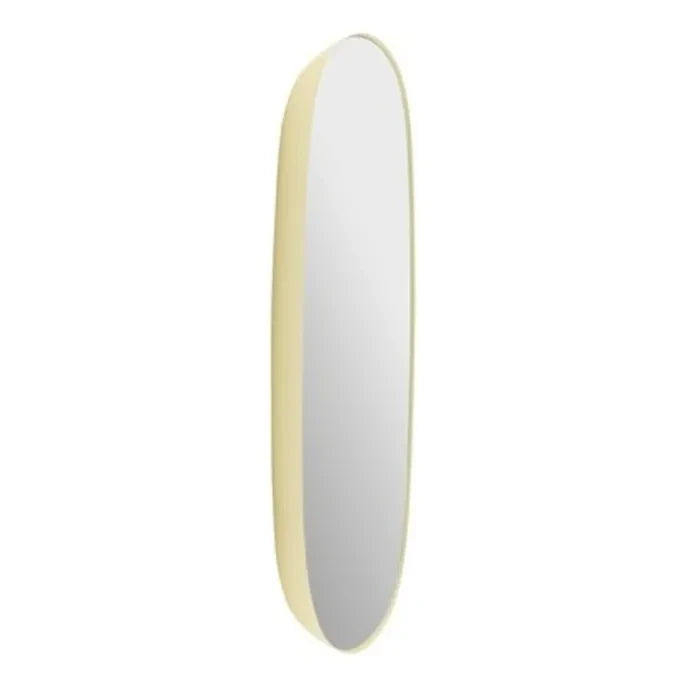 Muuto - Gerahmter Spiegel 59x44 cm | Blassgelb