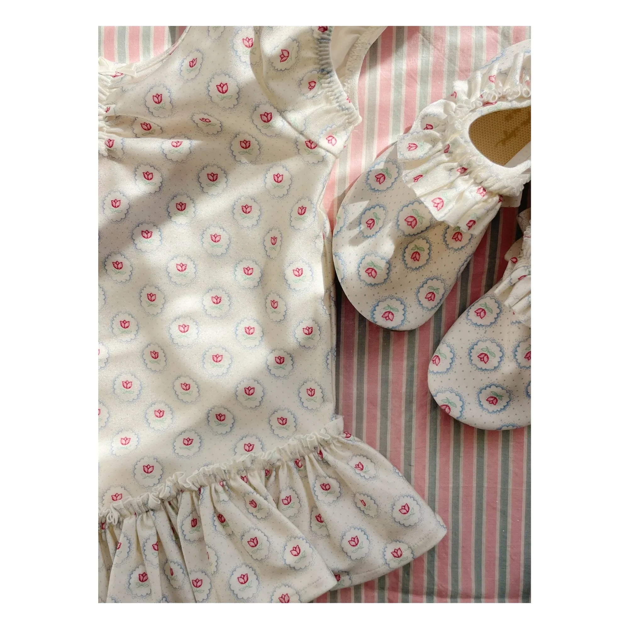 Konges Sløjd - 1 Piece Swimsuit Malti Ruffled Recycled Fiber | Ecru