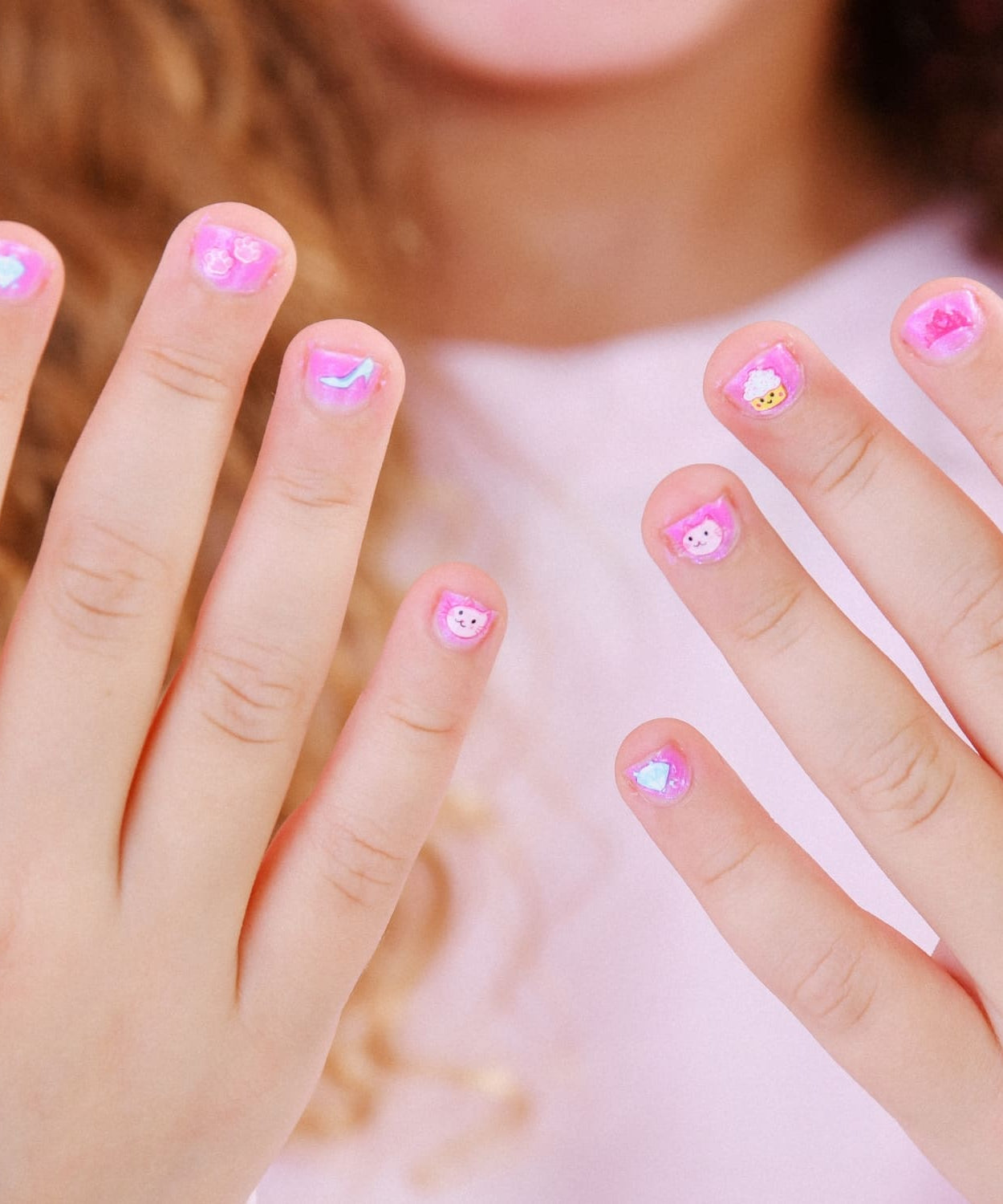 मिस नेला - सबसे पसंदीदा नेल स्टिकर्स