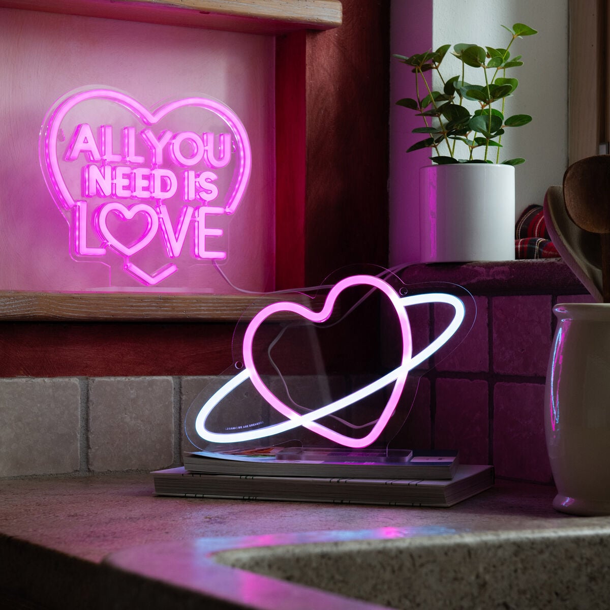 Legami - Neon Effect Led Lamp - All You Need is Aşk - It's a Sign