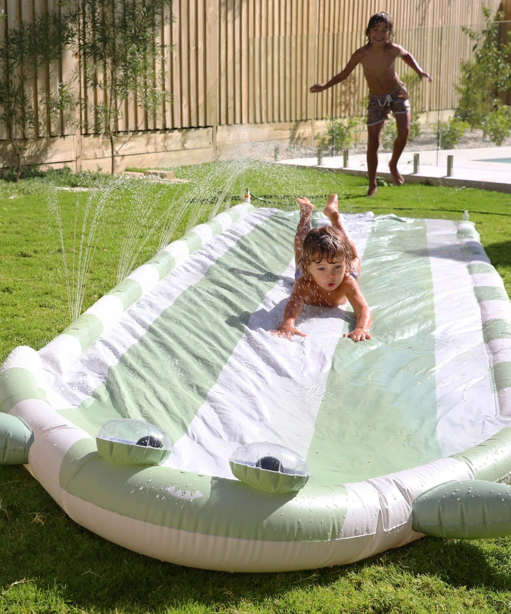 Sunnylife - Canavar Monty Püskürtmeli Su Kayma ve Slayt-Dinossi