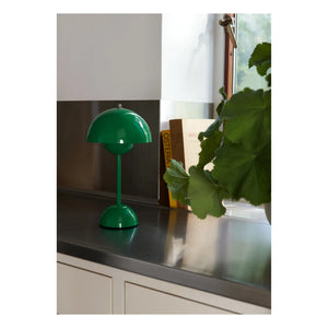 & Tradition - VP9 Flowerpot Portable Tischleuchte, Verner Panton | Grün