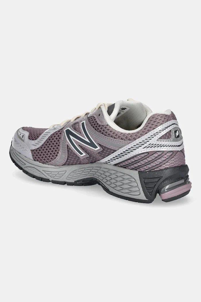 New Balance 860