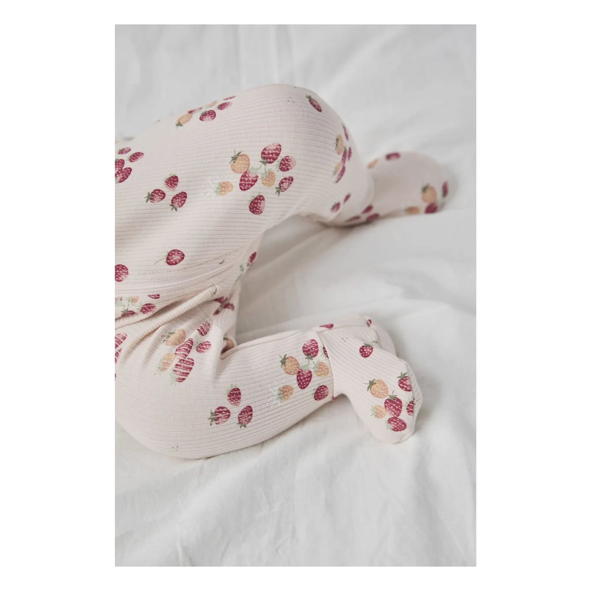 Petit Lem - Strampelpyjama Erdbeere Rippstrick Bio-Baumwolle | Rosa