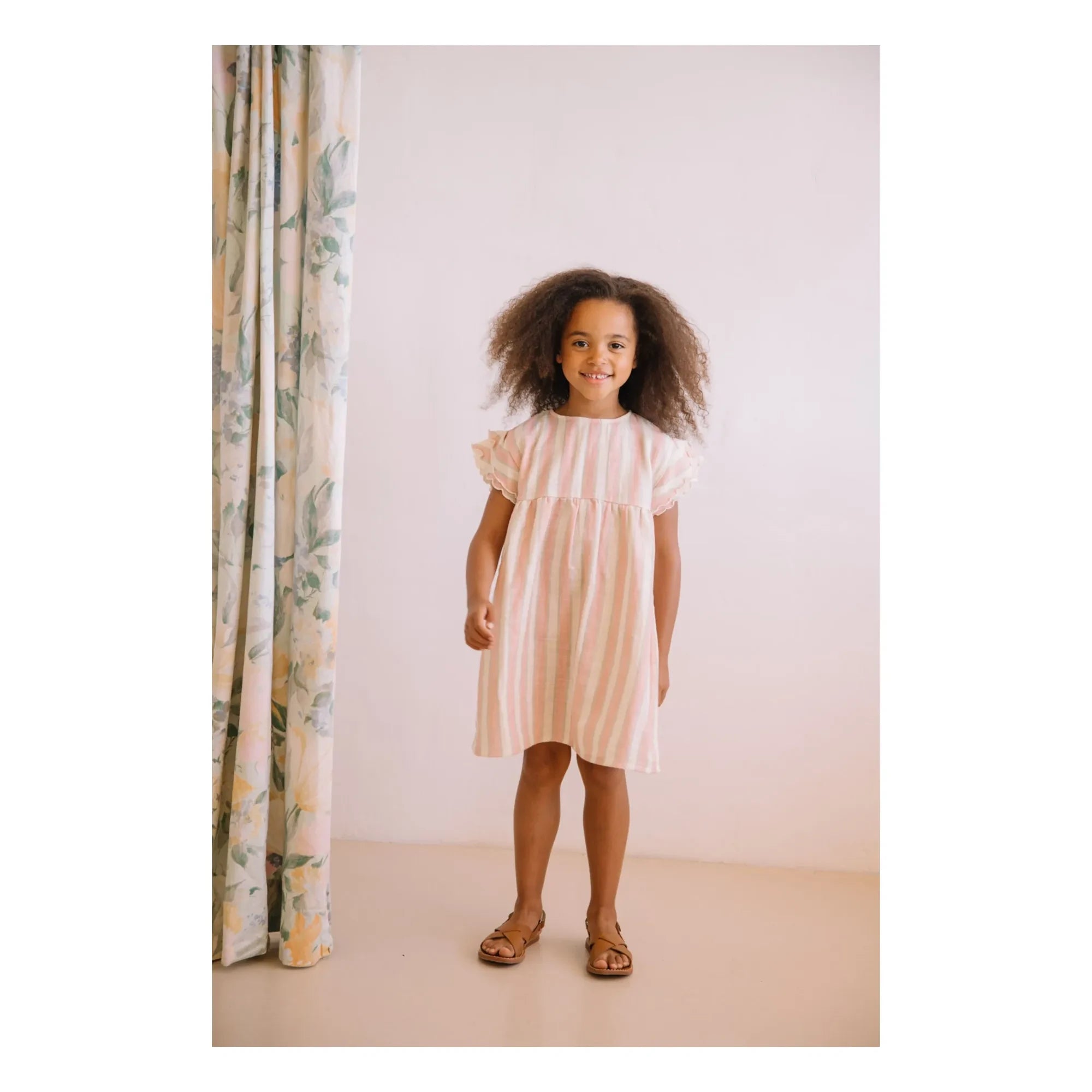 Studio Bohème - Gestreiftes Cousin Kleid aus Bio-Baumwollgaze | Rosa