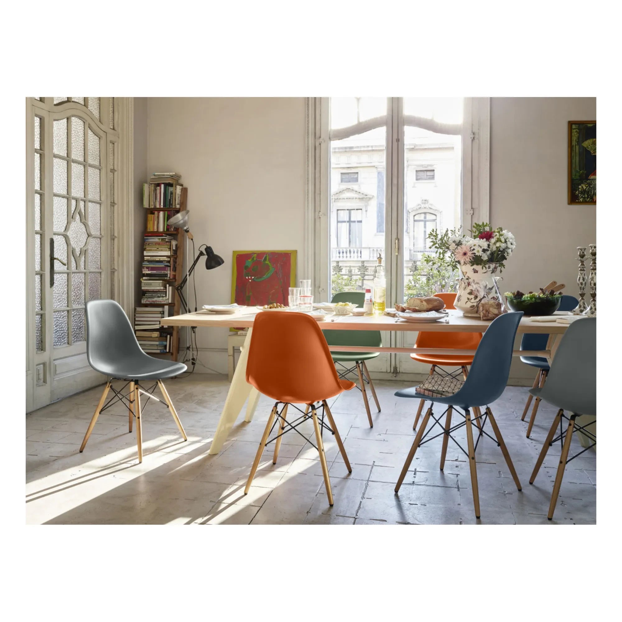 Vitra - DSW Plastikstuhl - Ahornuntergestell - Charles & Ray Eames | Meerblau