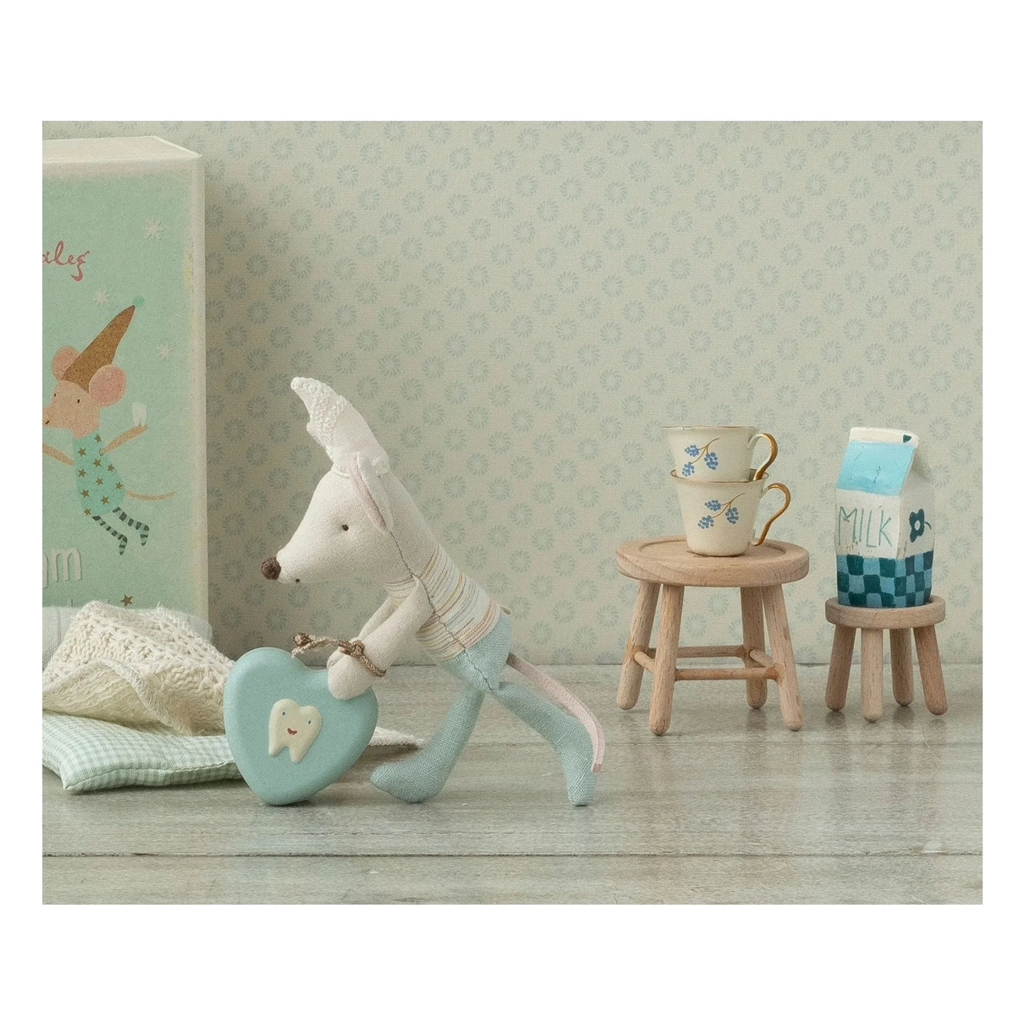 Maileg - Table and Stool Set