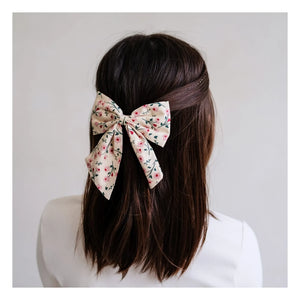 Mimi & Lula - 2er Set Agnes Blumen- und Gestreifte Haarspangen | Creme