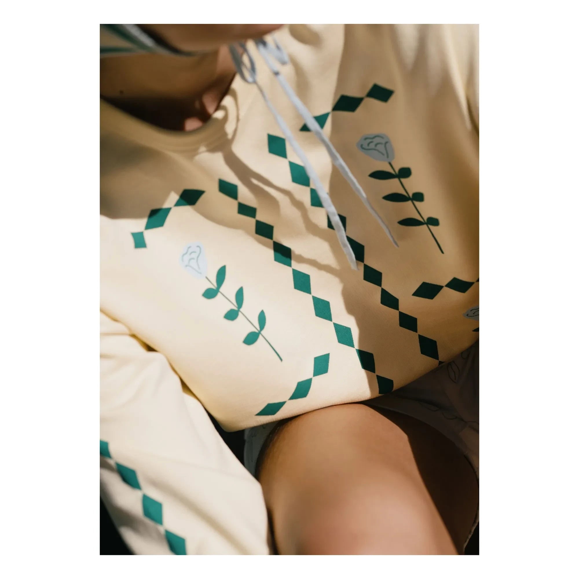 The Tiny Big Sister - Organik pamuk çiçek sweatshirt | Sarı