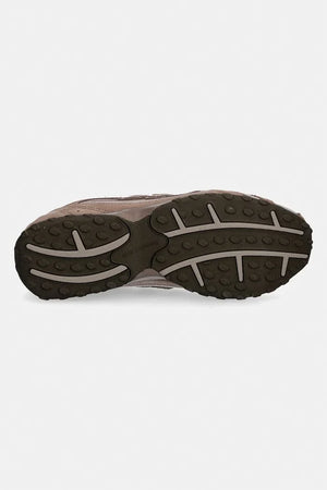 New Balance 204 Kadın Süet Sneaker