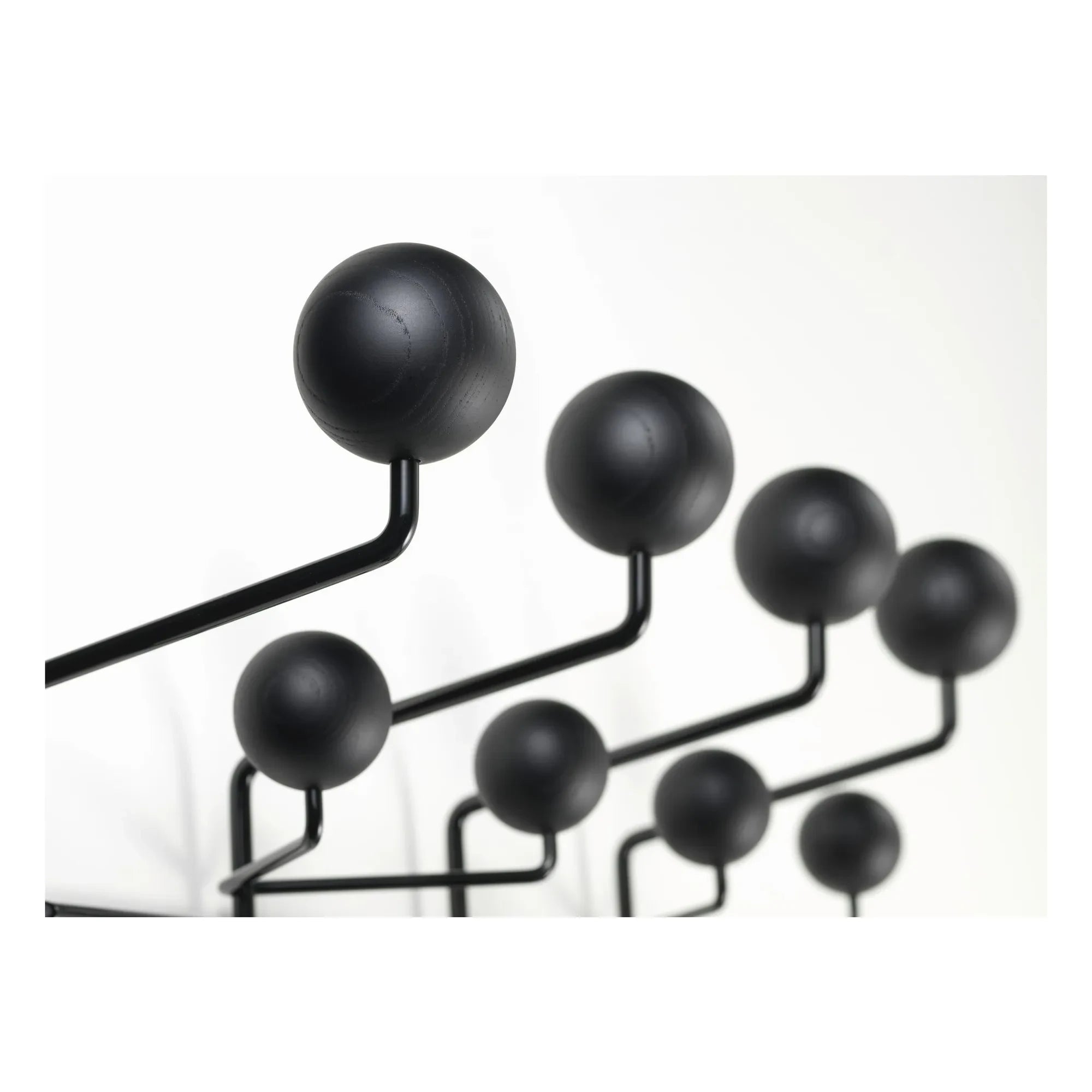Vitra - Hang it all Garderobe | Schwarze Esche
