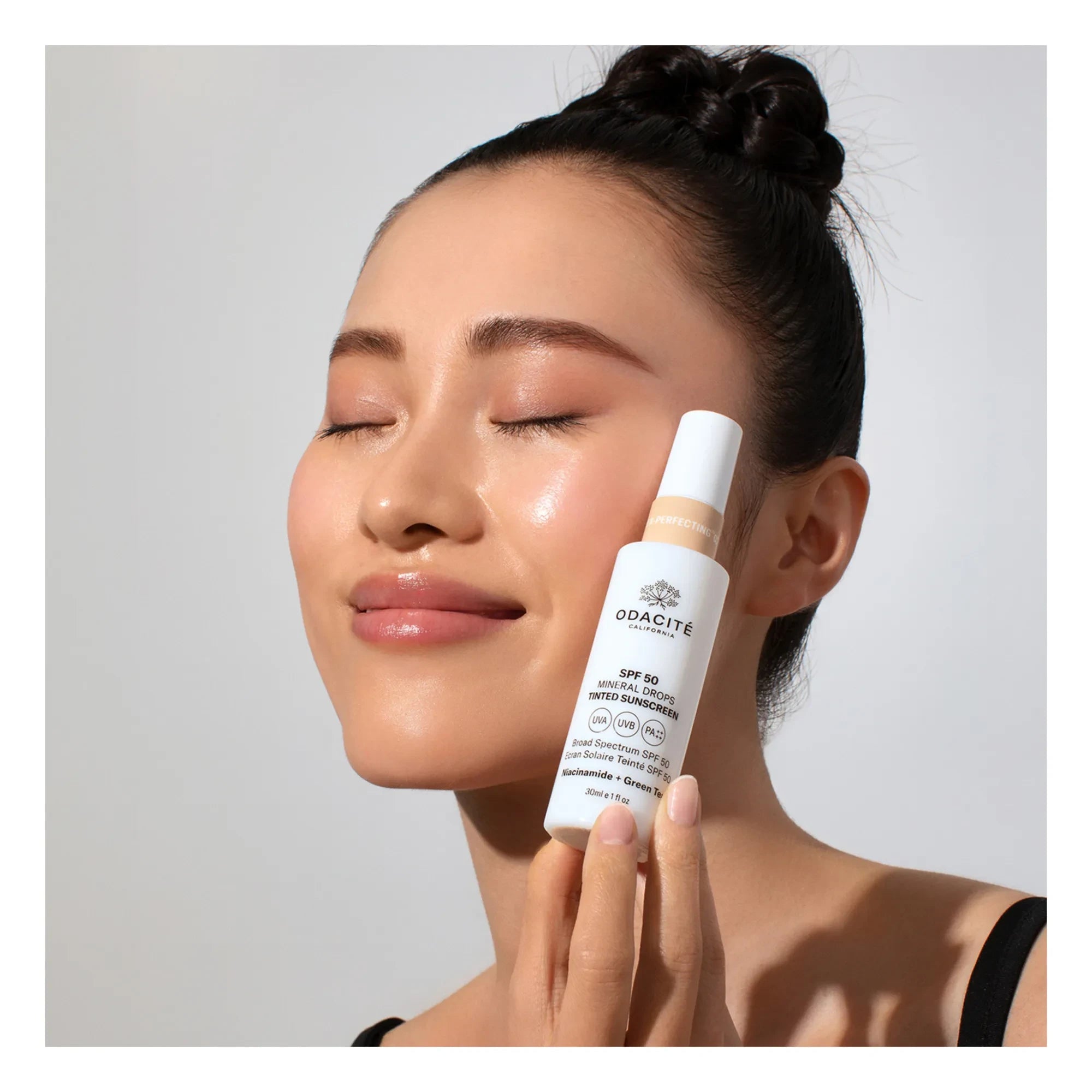 Odacité - Mineral Damlalı Renkli Güneş Kremi SPF 50 Flex-Perfecting™ - 30ml | 02
