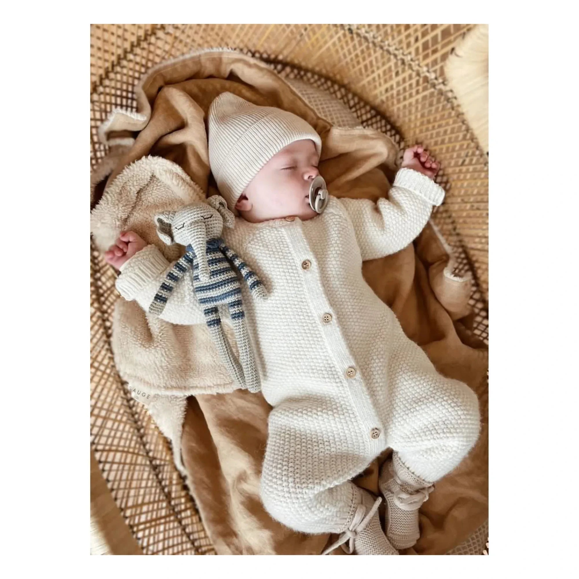 Patti Oslo - Ellie Fil Peluş Oyuncak